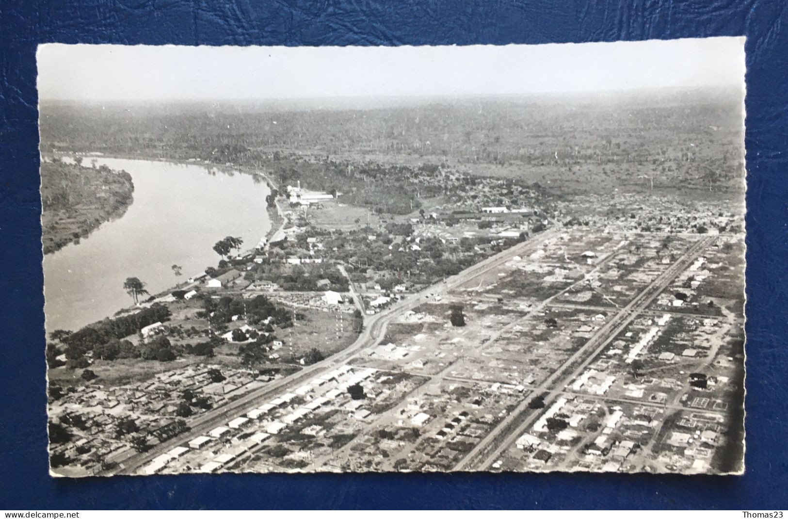 Bangui, Nouveau Quartier Africain, Lib "Au Messager", N° 1573 - Centraal-Afrikaanse Republiek