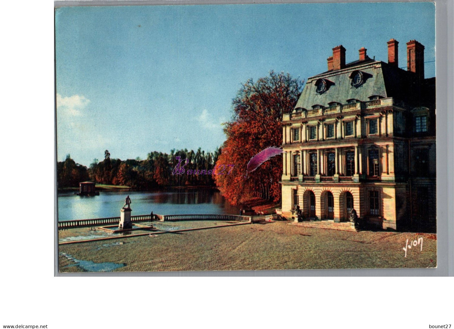 FONTAINEBLEAU 77 - Le Château Cour De La Fontaine Aile Louis XV Et L'etang Des Carpes  - Fontainebleau