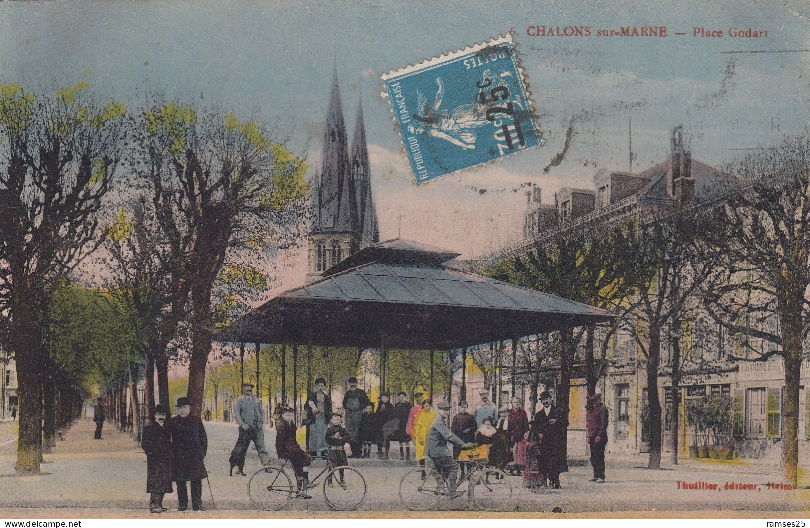 (265) CPA  Chalons Sur Marne  Place Godart - Châlons-sur-Marne