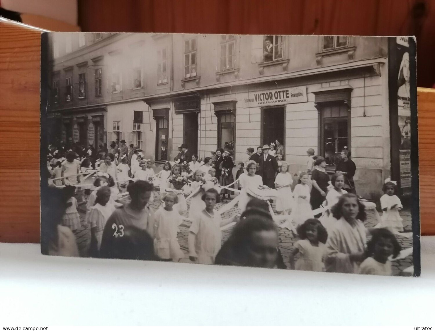 AK "Kinder Prozession Geschmückt In Wien Unterwegs, Straßenpartie, Ca. 1910" Schönes Altes Foto  Vintage Antik - Other & Unclassified