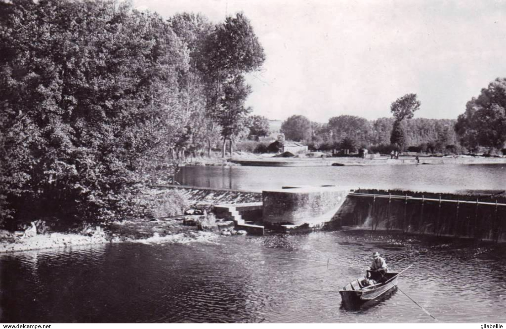 89 - Yonne -  VERMENTON -  Le Barrage Sur La Cure Et La Baignade Des Iles - Vermenton