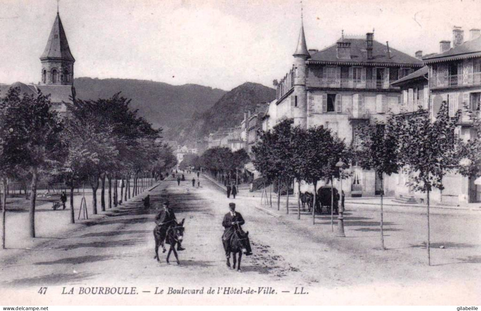 63 - Puy De Dome -  LA BOURBOULE -   Le Boulevard De L'hotel De Ville - La Bourboule