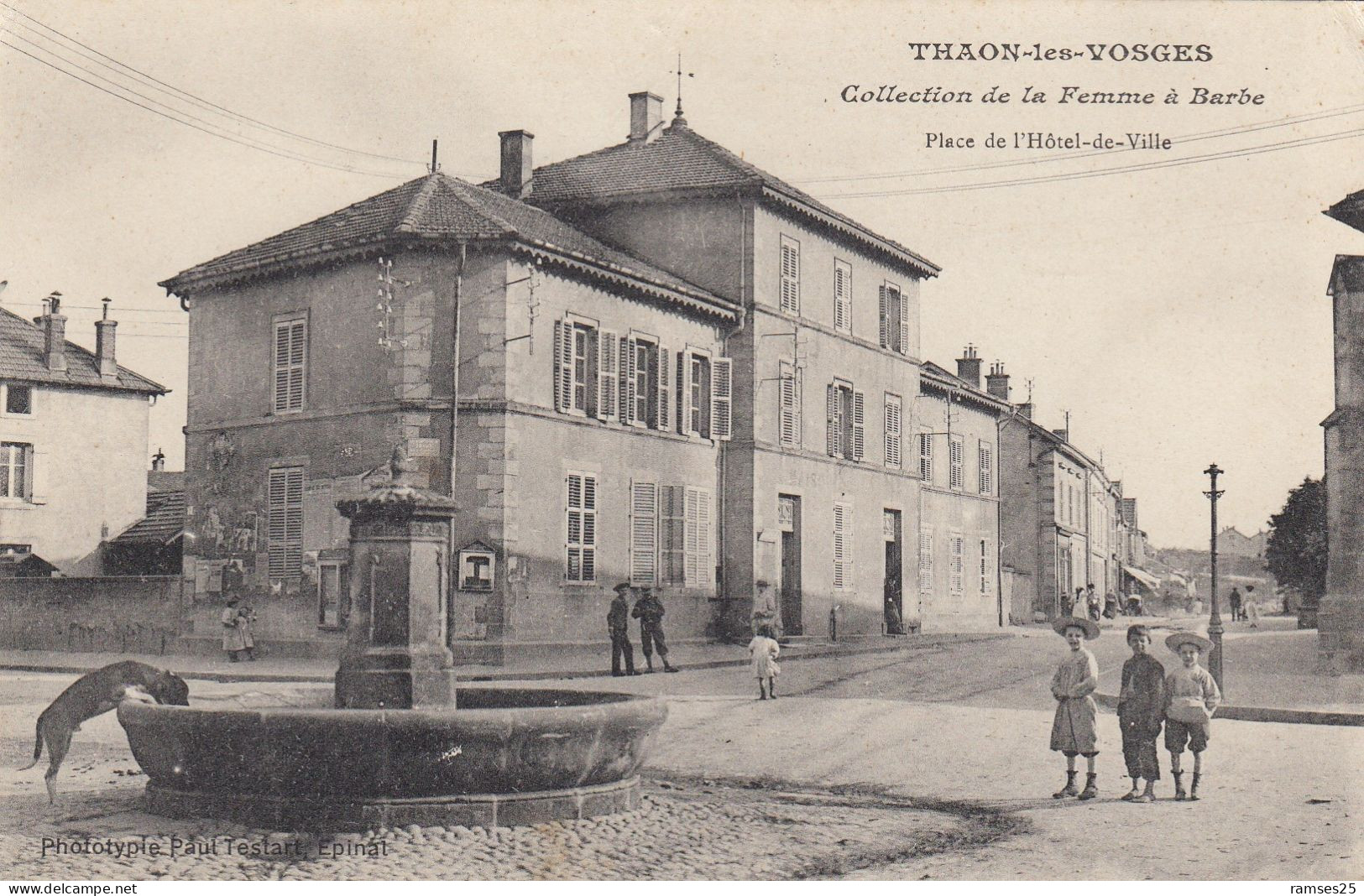 (265) CPA  Thaon Les Vosges  Place De L' Hôtel De Ville - Thaon Les Vosges