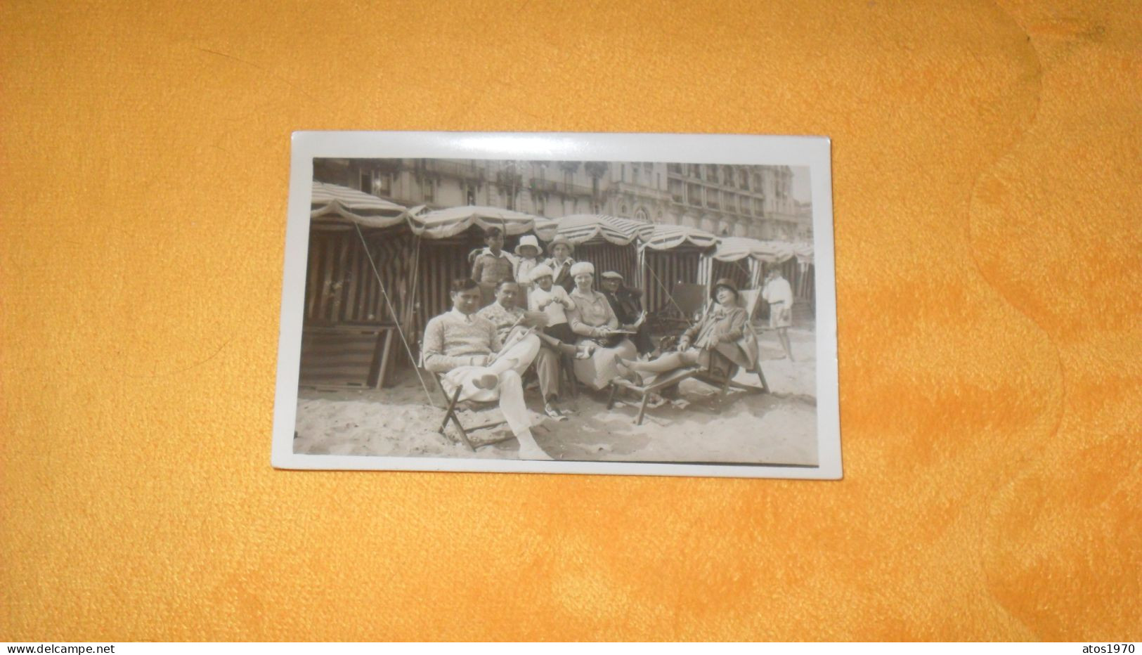 CARTE POSTALE PHOTO ANCIENNE NON CIRCULEE DATE ?../ SCENE PRISE PHOTO DETENTE A LA PLAGE... - Fotos