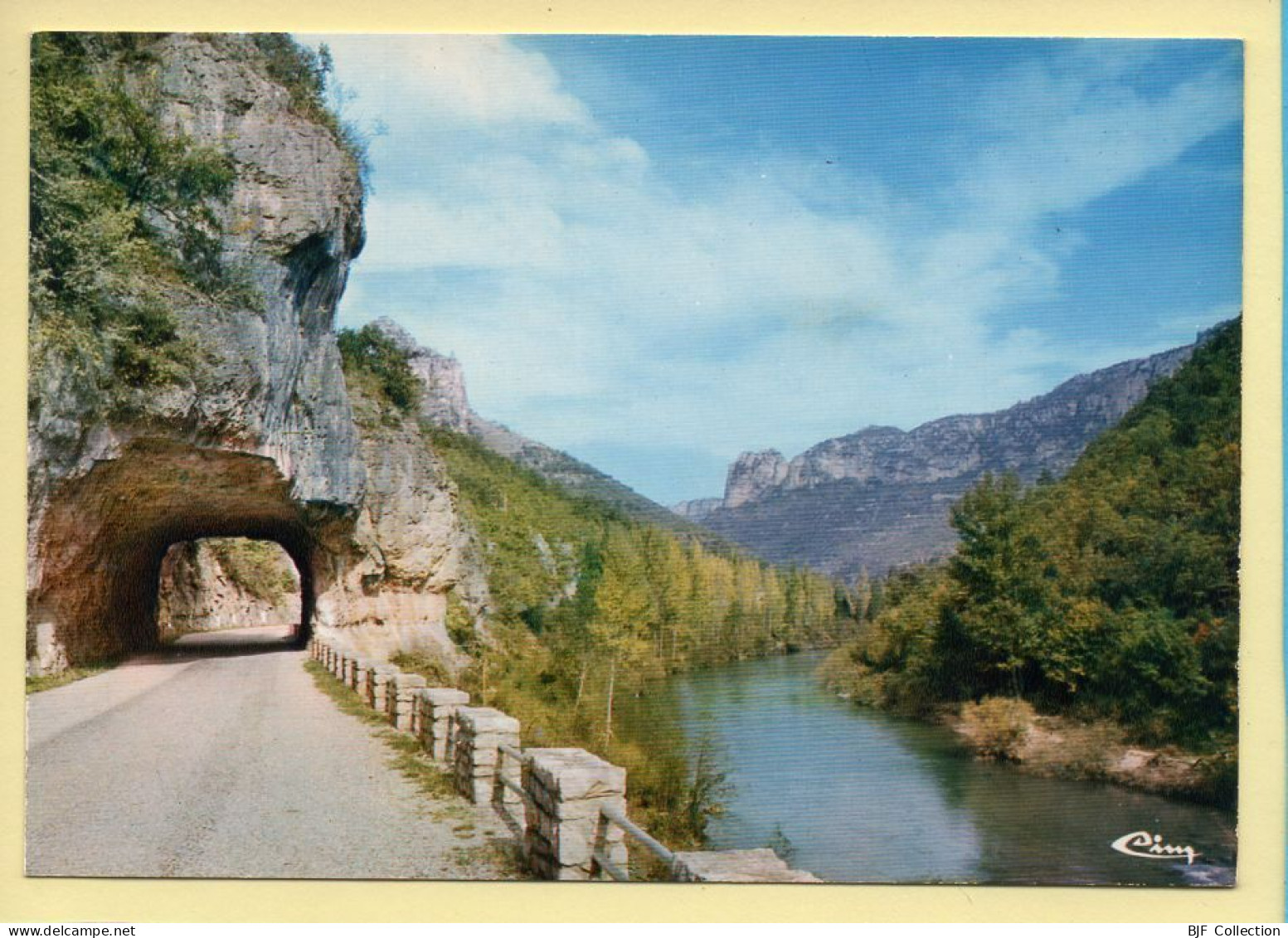 48. GORGES DU TARN – Un Tunnel Sur La Route National Longeant Le Tarn (voir Scan Recto/verso) - Gorges Du Tarn