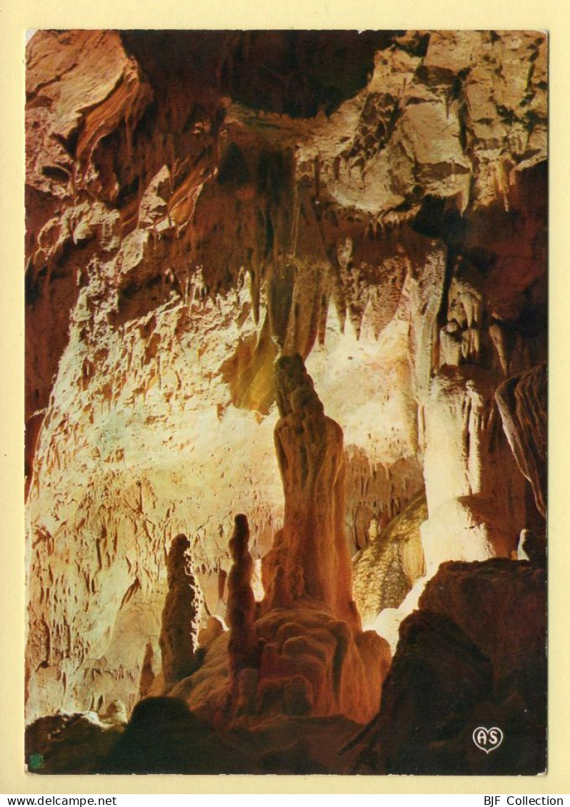 48. GROTTE DE L'AVEN ARMAND – La Vierge à L'Enfant (voir Scan Recto/verso) - Meyrueis