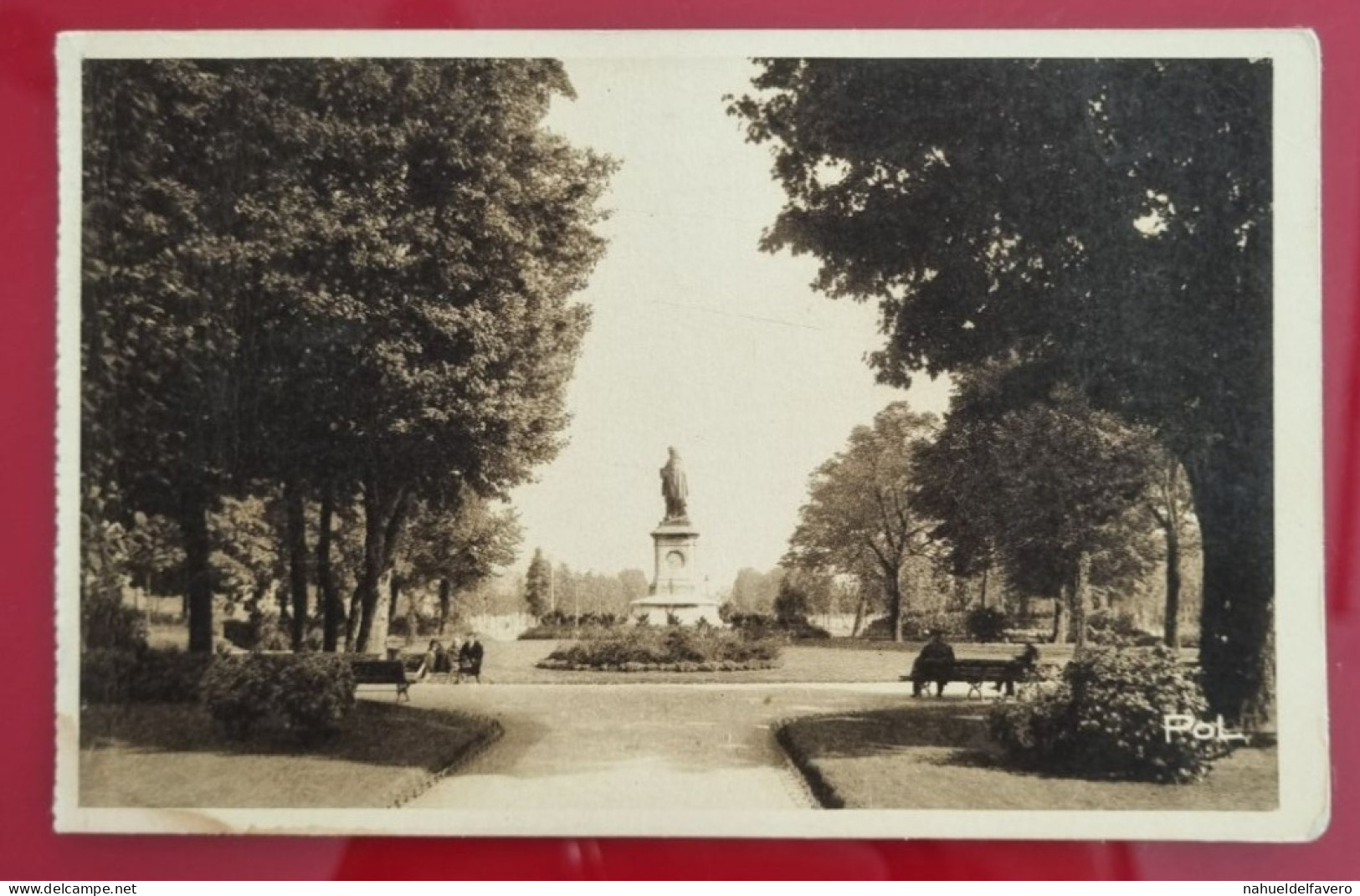 CPA Non Circulée - FRANCE -  REIMS - "La Ville Renaissante" -  Le Square Colbert - Reims