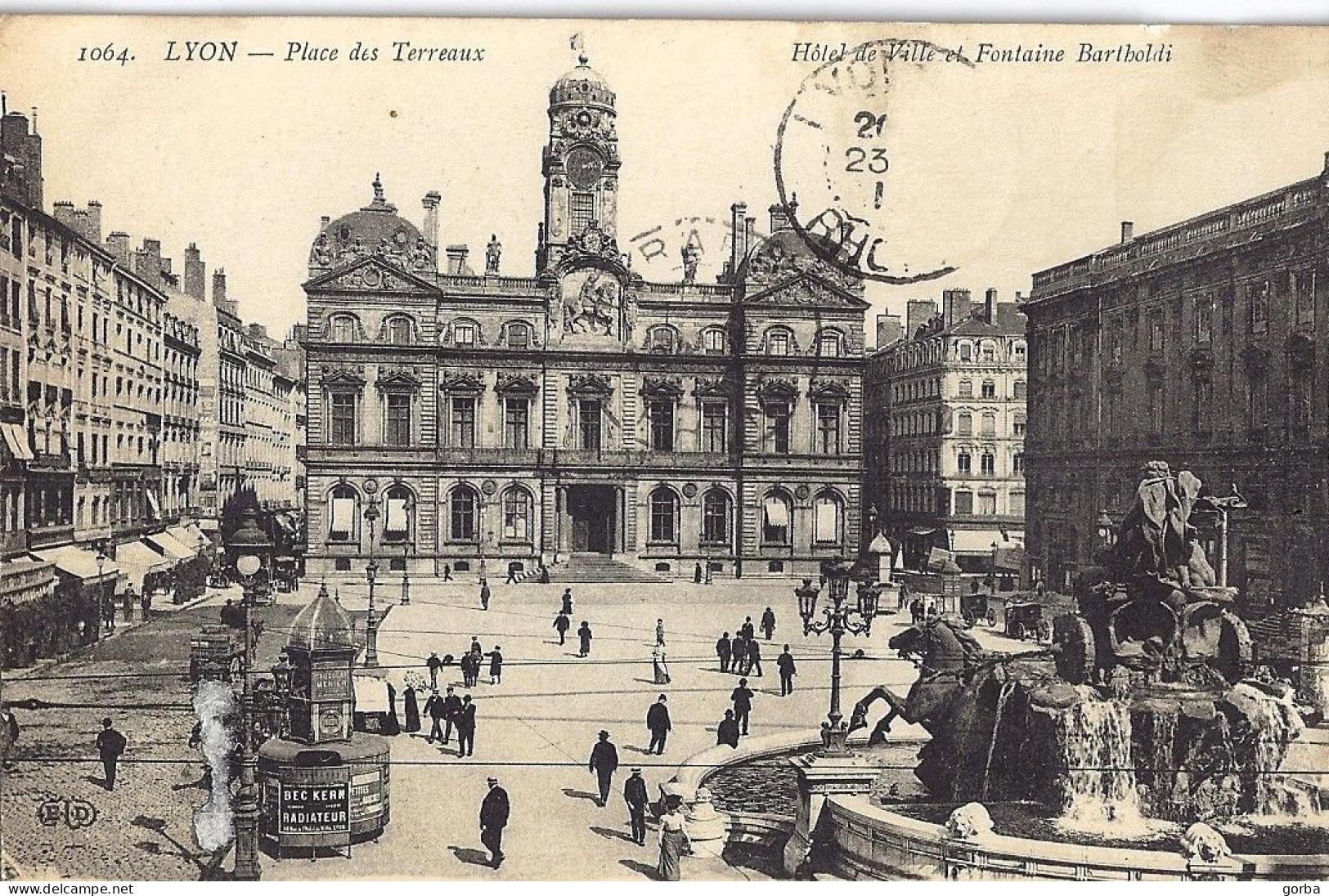 *CPA - 69 - LYON - 1er - Place Des Terreaux - Hôtel De Ville Et Fontaine Bartholdi - Lyon 1