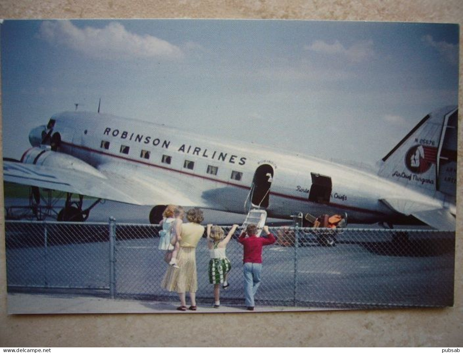 Avion / Airplane / ROBINSON AIRLINES / Douglas DC-3 - 1946-....: Ere Moderne