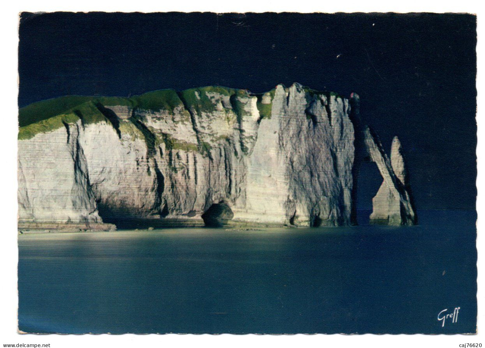 étretat , La Porte D'aval Et L'aiguille Illuminées - Etretat