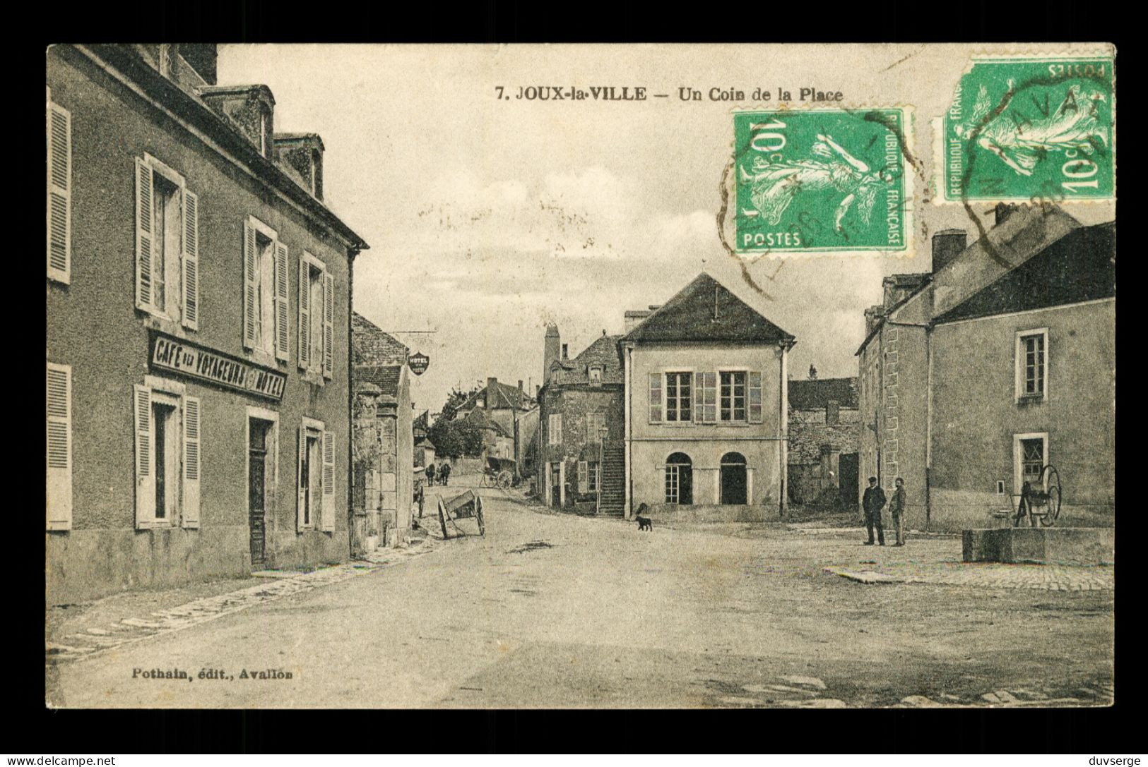 89 Yonne Joux La Ville Un Coin De La Place - Sonstige & Ohne Zuordnung