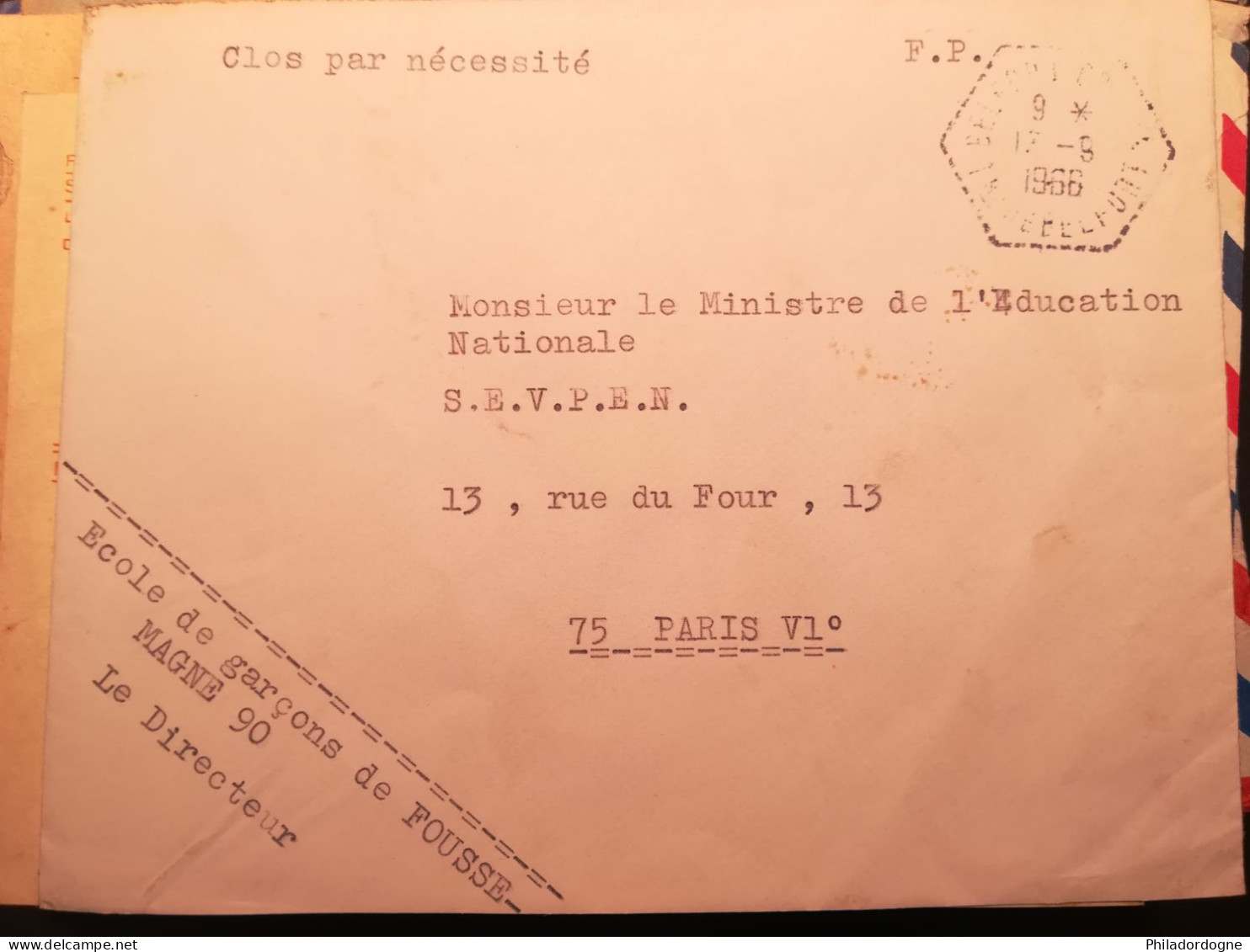 France - Lot de 75 documents en FM périodes diverses à trier - poids 286 grammes