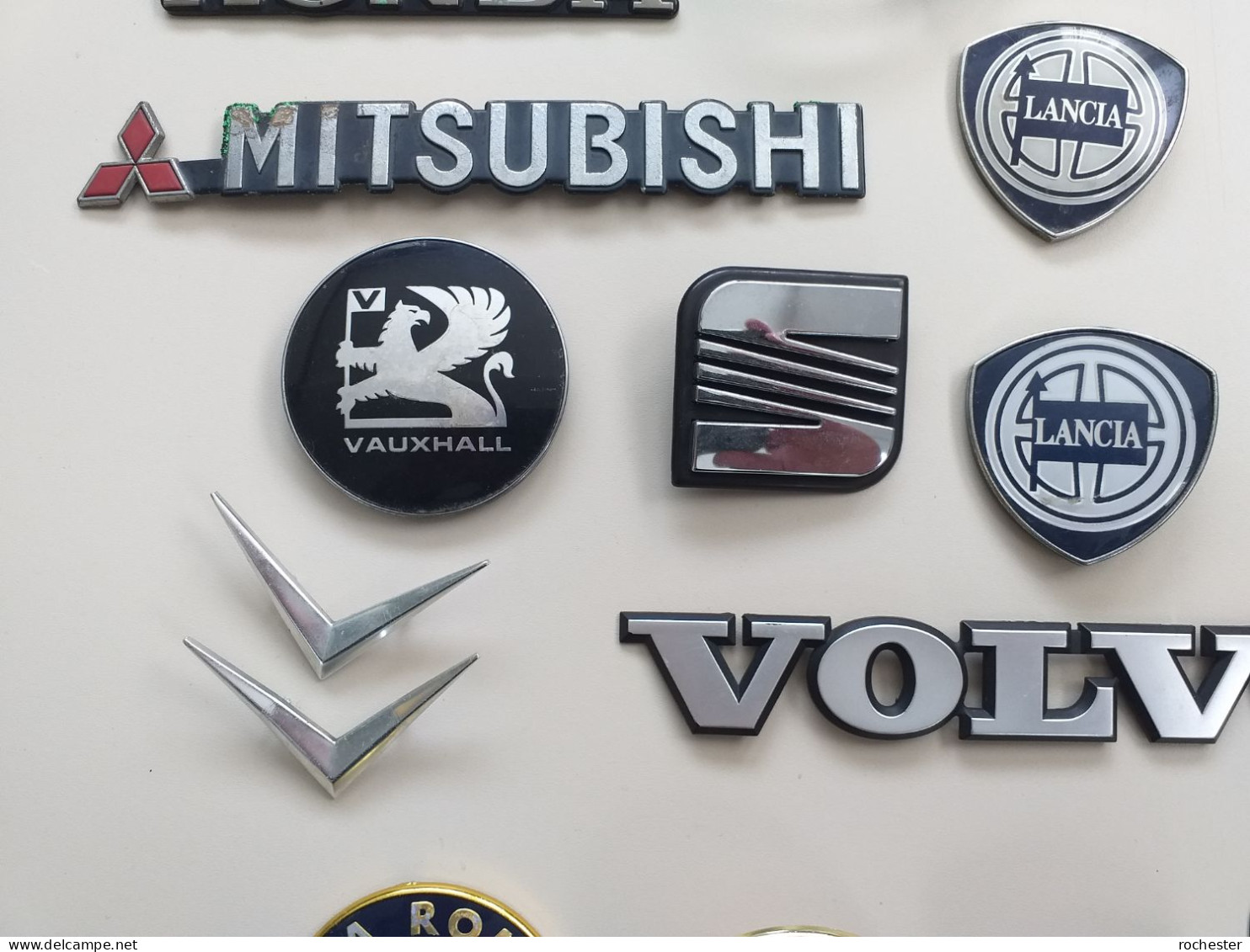 Insignes De Voitures - Automobili