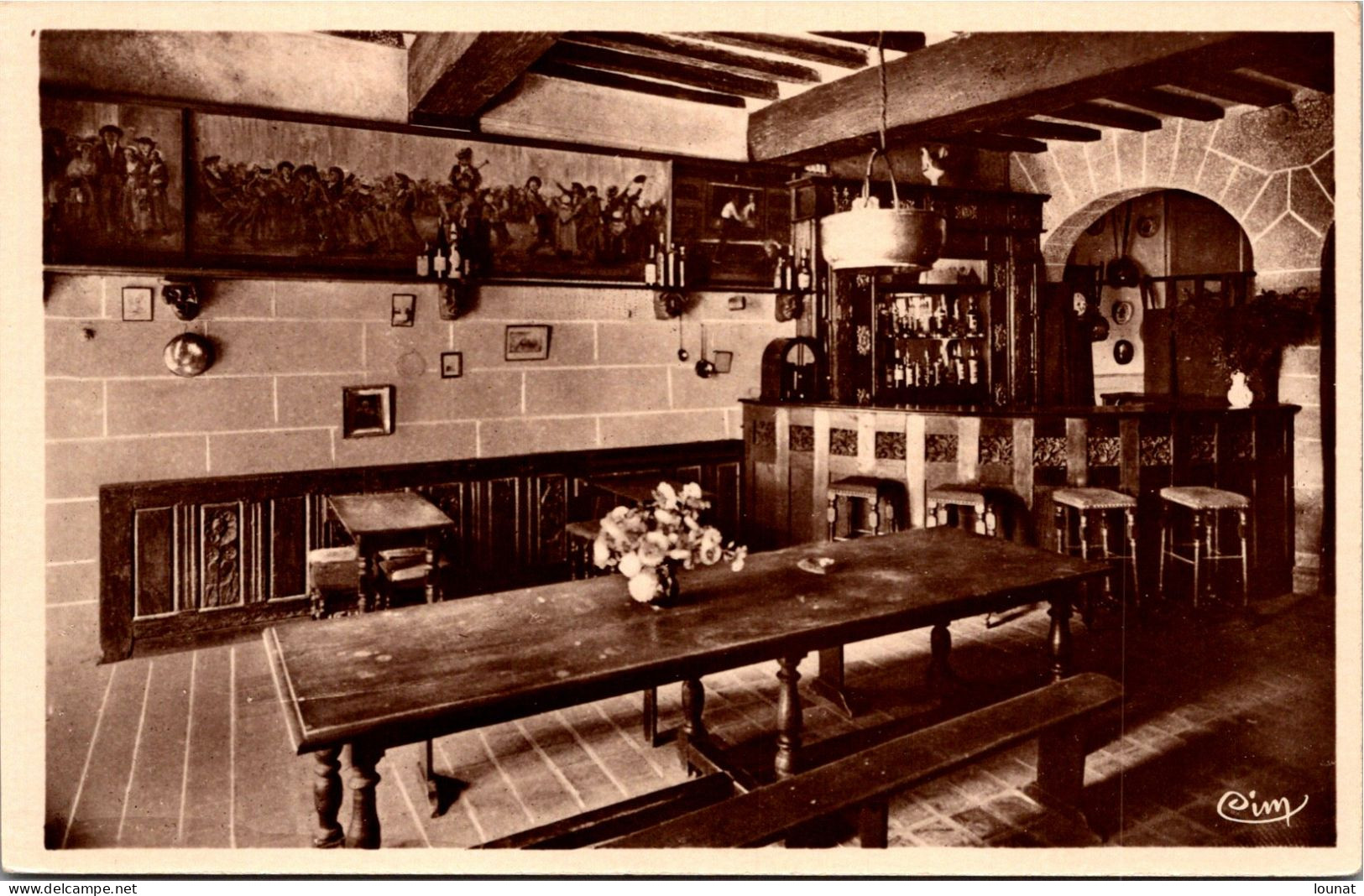 56 Rochefort En Terre - Une Salle Du Café " Au Bon Cidre Breton " - Rochefort En Terre