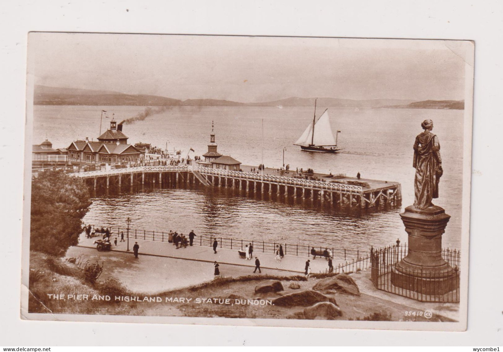 SCOTLAND - Dunoon The Pier And Highland Mary Statue Used Postcard As Scans - Argyllshire