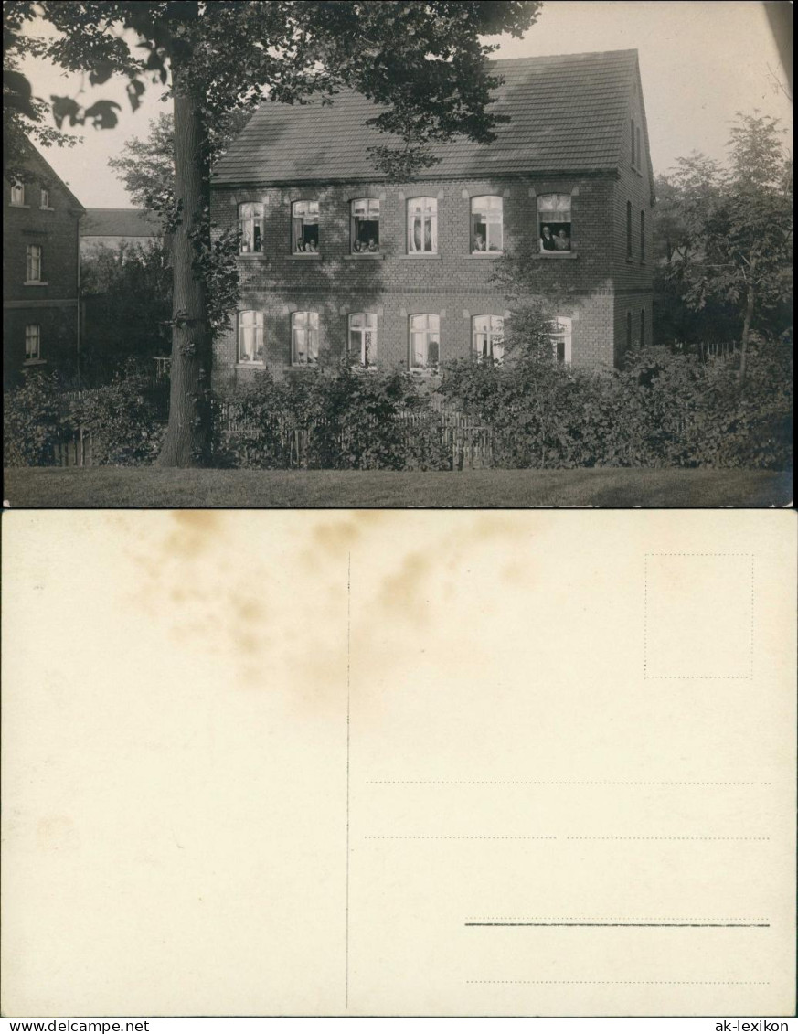 Foto  Backsteinhäuser - Mehrfamilienhäuser 1922 Privatfoto - Zu Identifizieren