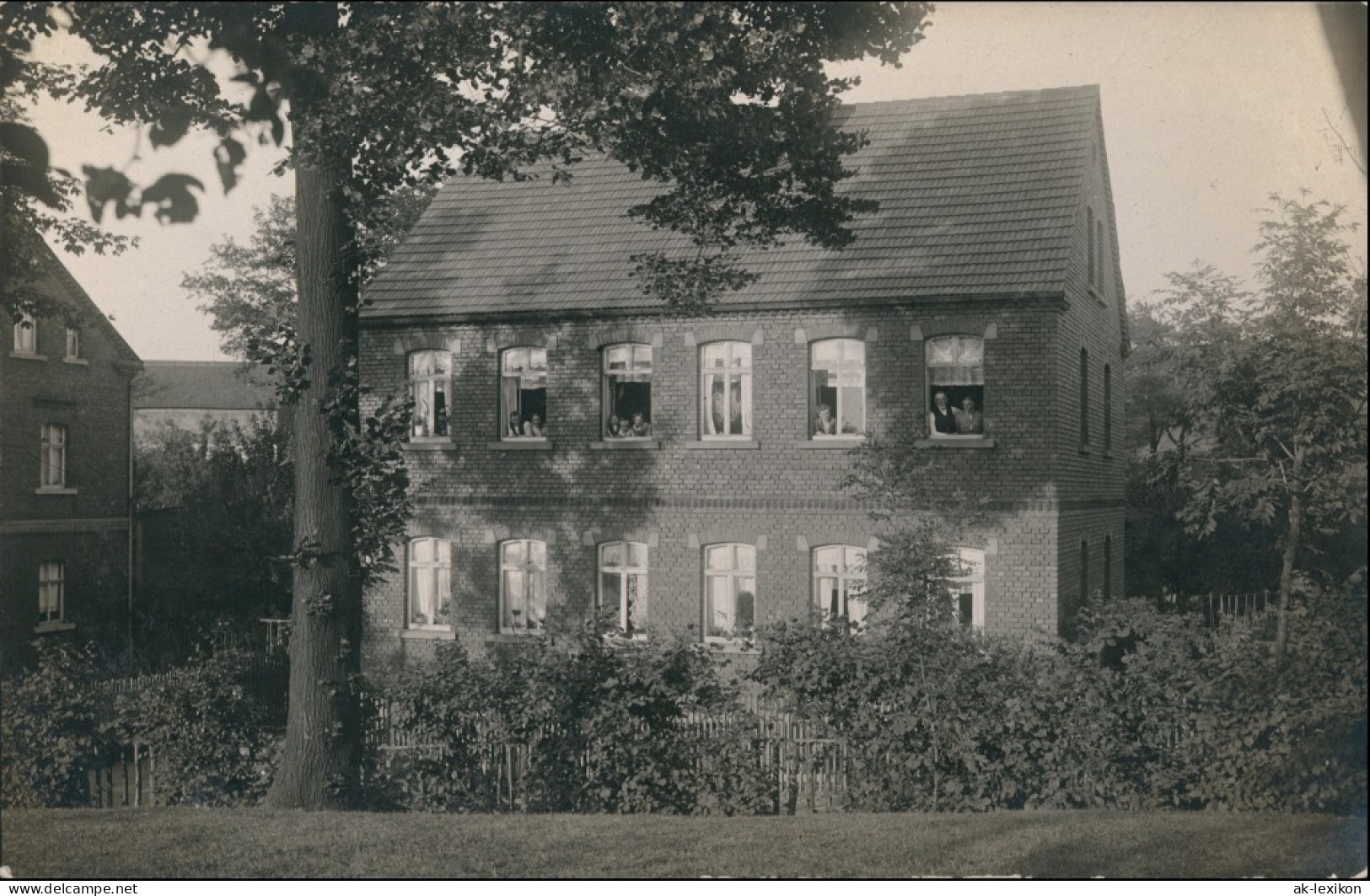 Foto  Backsteinhäuser - Mehrfamilienhäuser 1922 Privatfoto - A Identifier