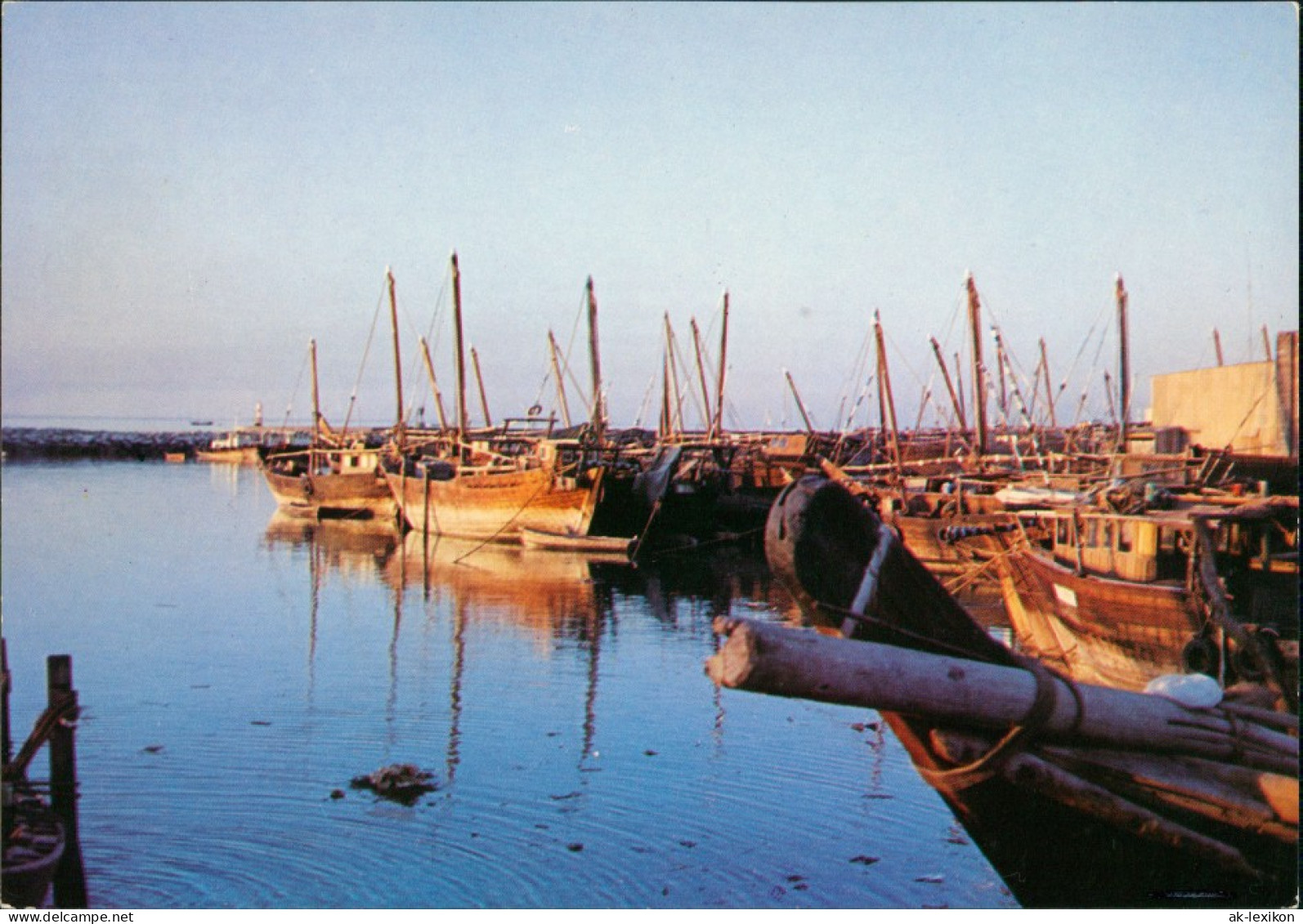 Kuwait-Stadt الكويت WAITING AT THE SEA-SHORE الكويت KUWAIT 1967 - Koweït