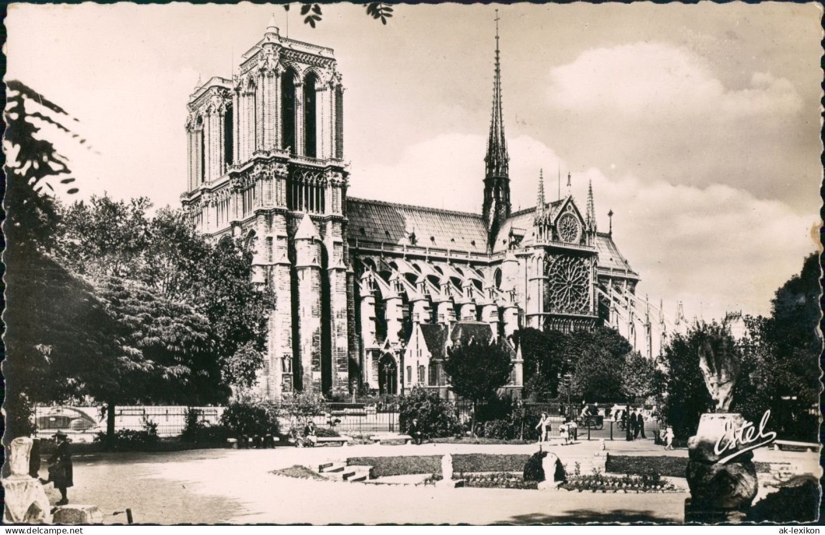 CPA Paris Notre-Dame Vue Du Square Charlemagne. 1960 - Notre-Dame De Paris