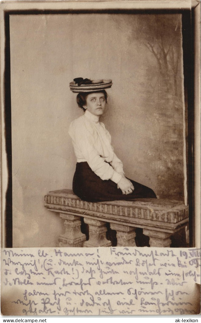 Foto  Atelierfoto Frau - Kleidung Mode 1909 Privatfoto - Bekende Personen