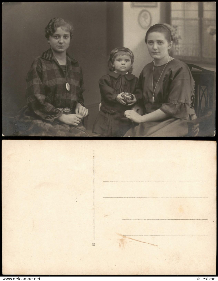 Menschen Soziales Leben Familienfoto 2 Frauen Mit Kind 1910 Privatfoto - Groupes D'enfants & Familles