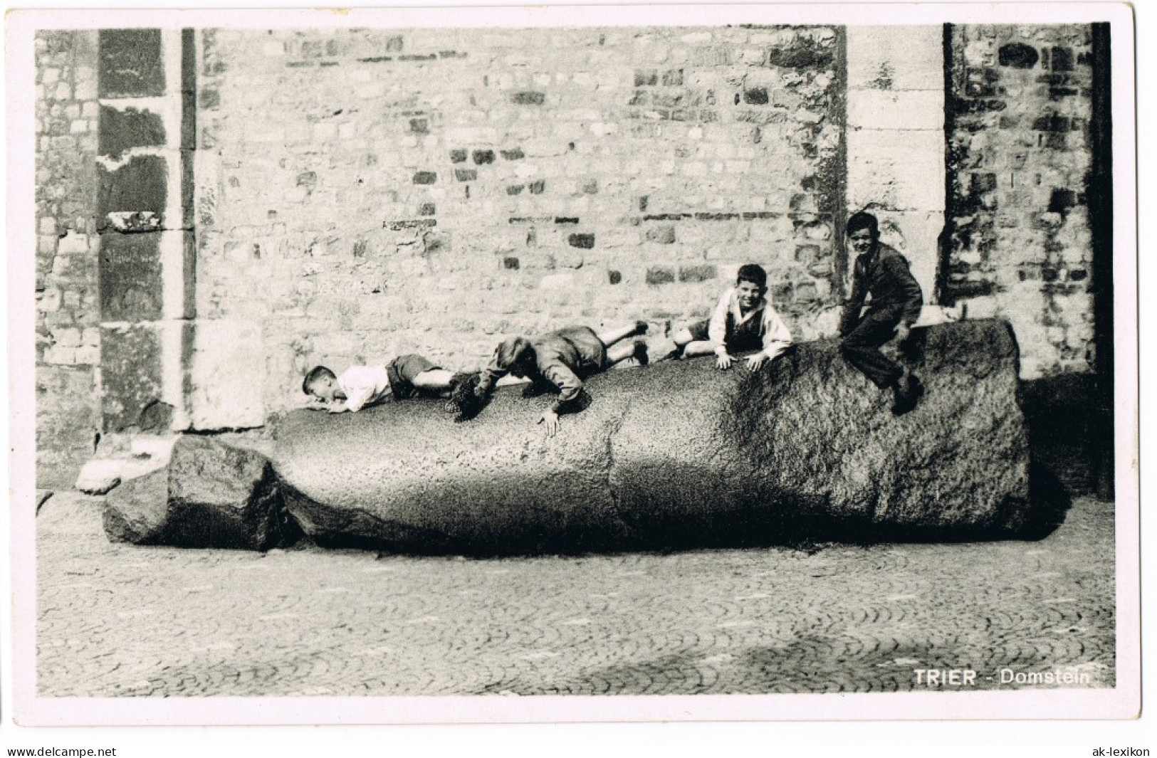 Ansichtskarte Trier Spielende Kinder Auf Dem Domstein 1940 - Trier