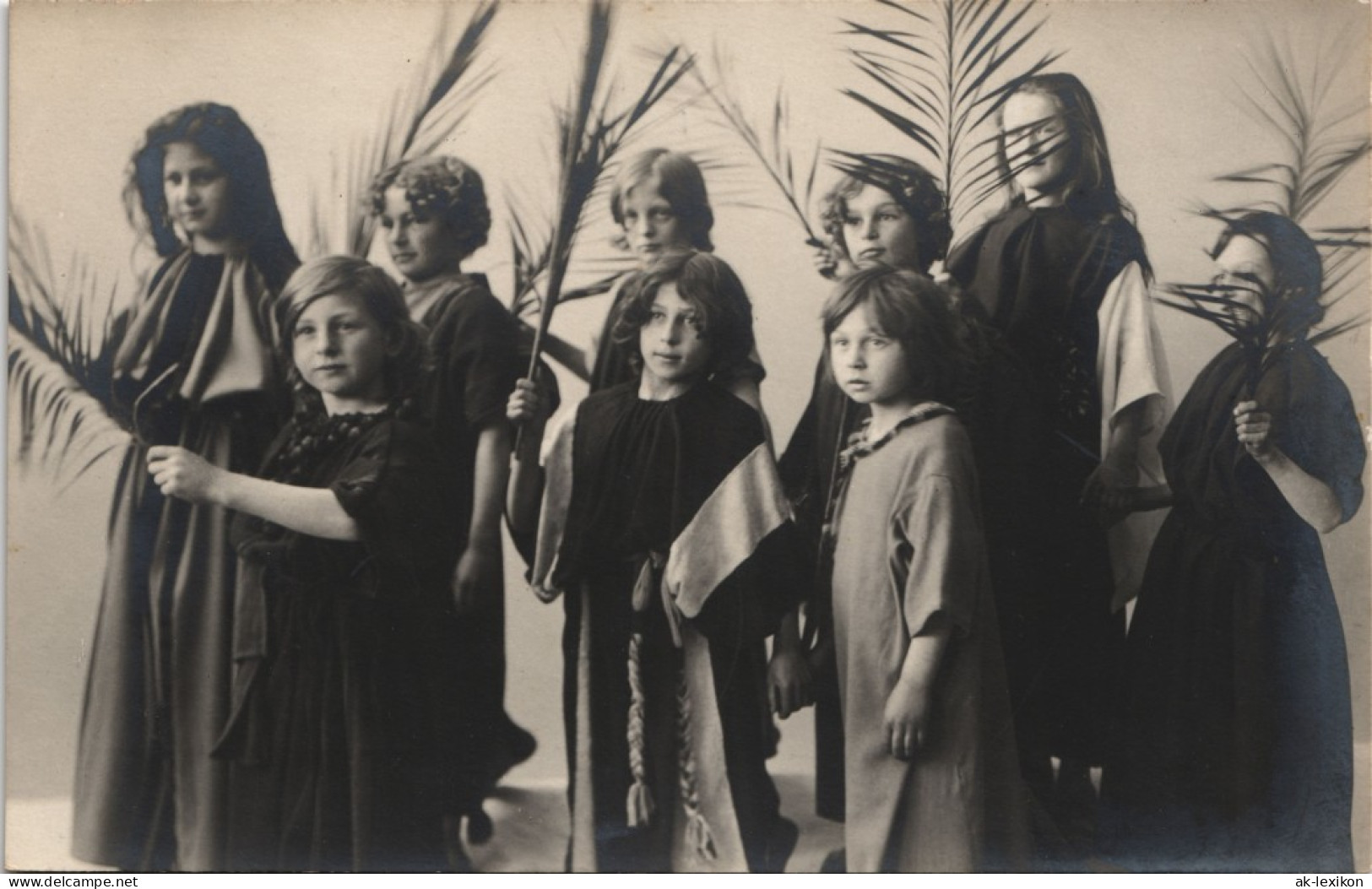 Oberammergau Offizielle Postkarte No. 10: Kindergruppe Passionsspiele 1910 - Oberammergau