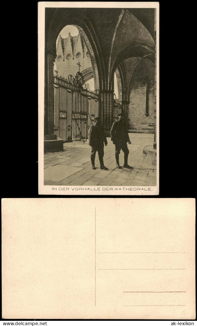 Ansichtskarte  Soldaten IN DER VORHALLE DER KATHEDRALE, 1919 - Guerre 1914-18