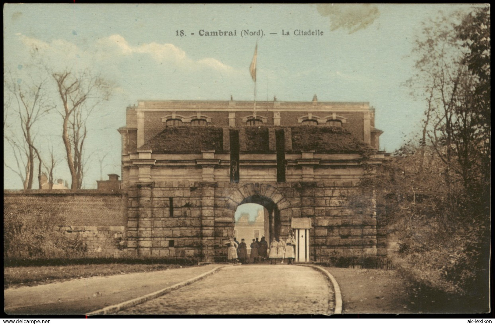 CPA Kamerich Cambrai (Kamerijk) La Citadelle, Soldaten 1917 - Cambrai