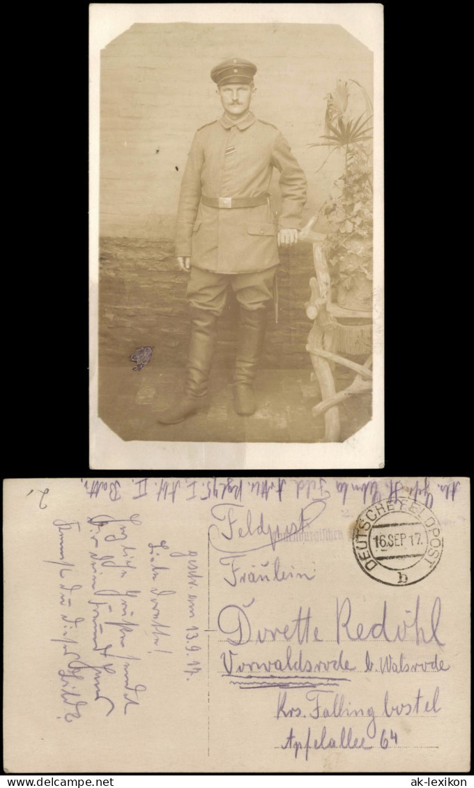 Foto  Militaria WK1 Privatfoto AK Soldat 1917 Gel. Stempel Deutsche Feldpost - War 1914-18