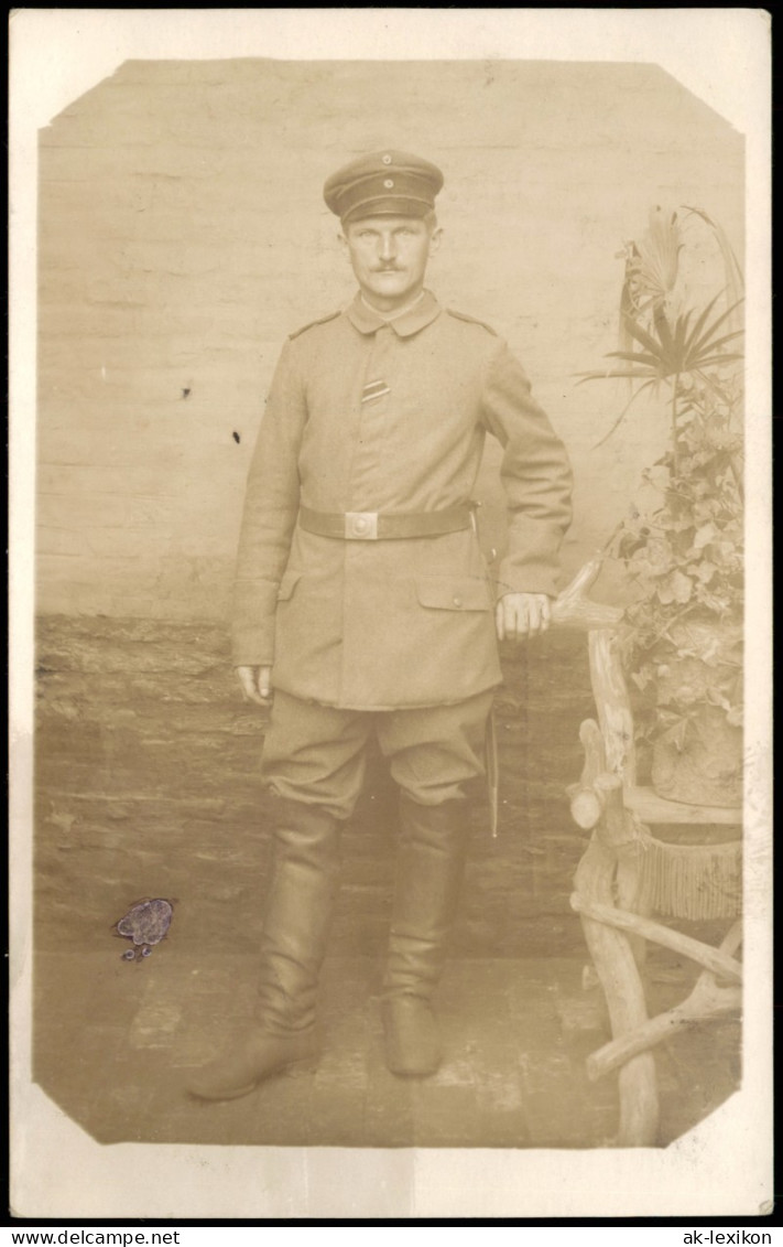 Foto  Militaria WK1 Privatfoto AK Soldat 1917 Gel. Stempel Deutsche Feldpost - Guerre 1914-18