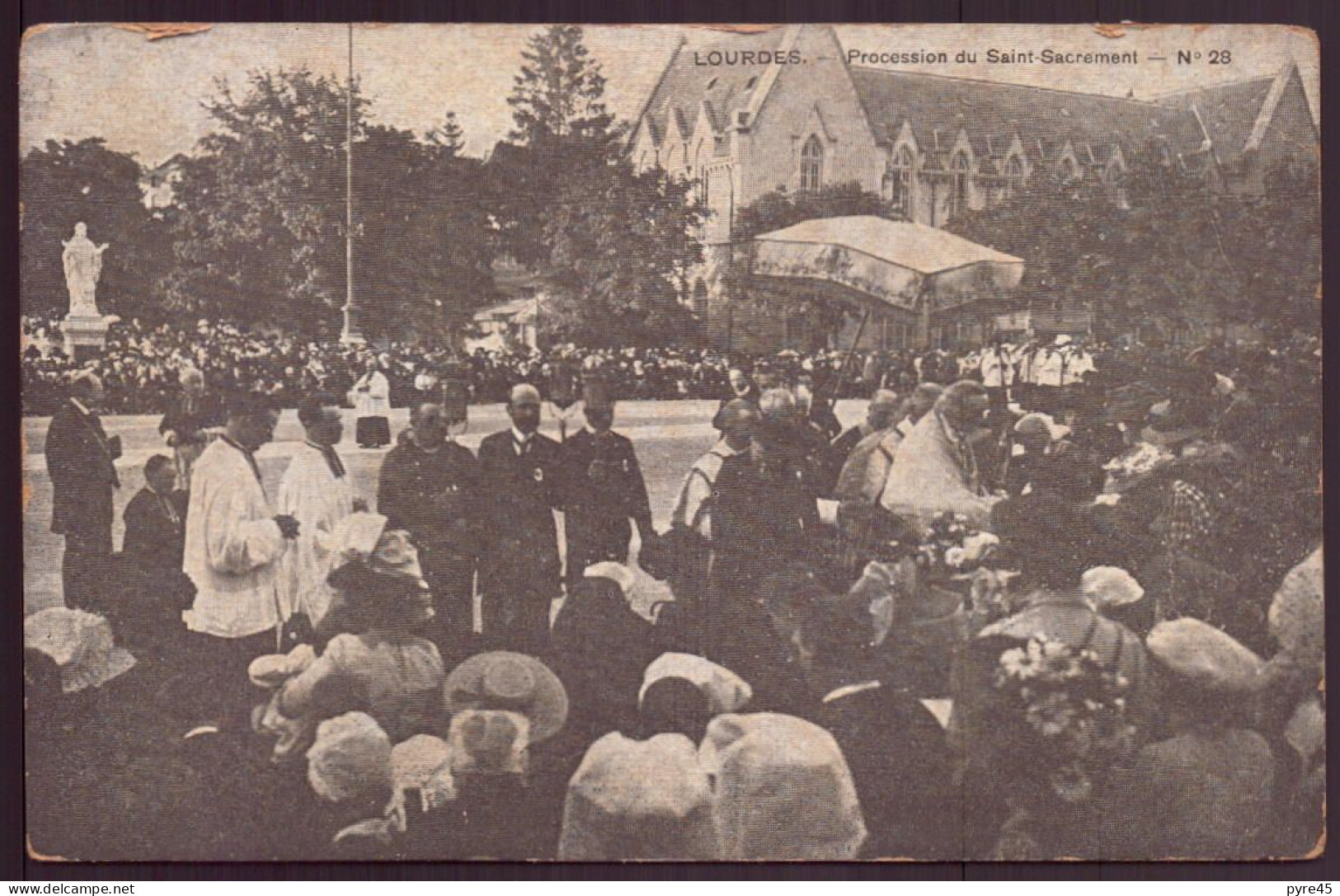 LOURDES PROCESSION DU SAINT SACREMENT - Luoghi Santi