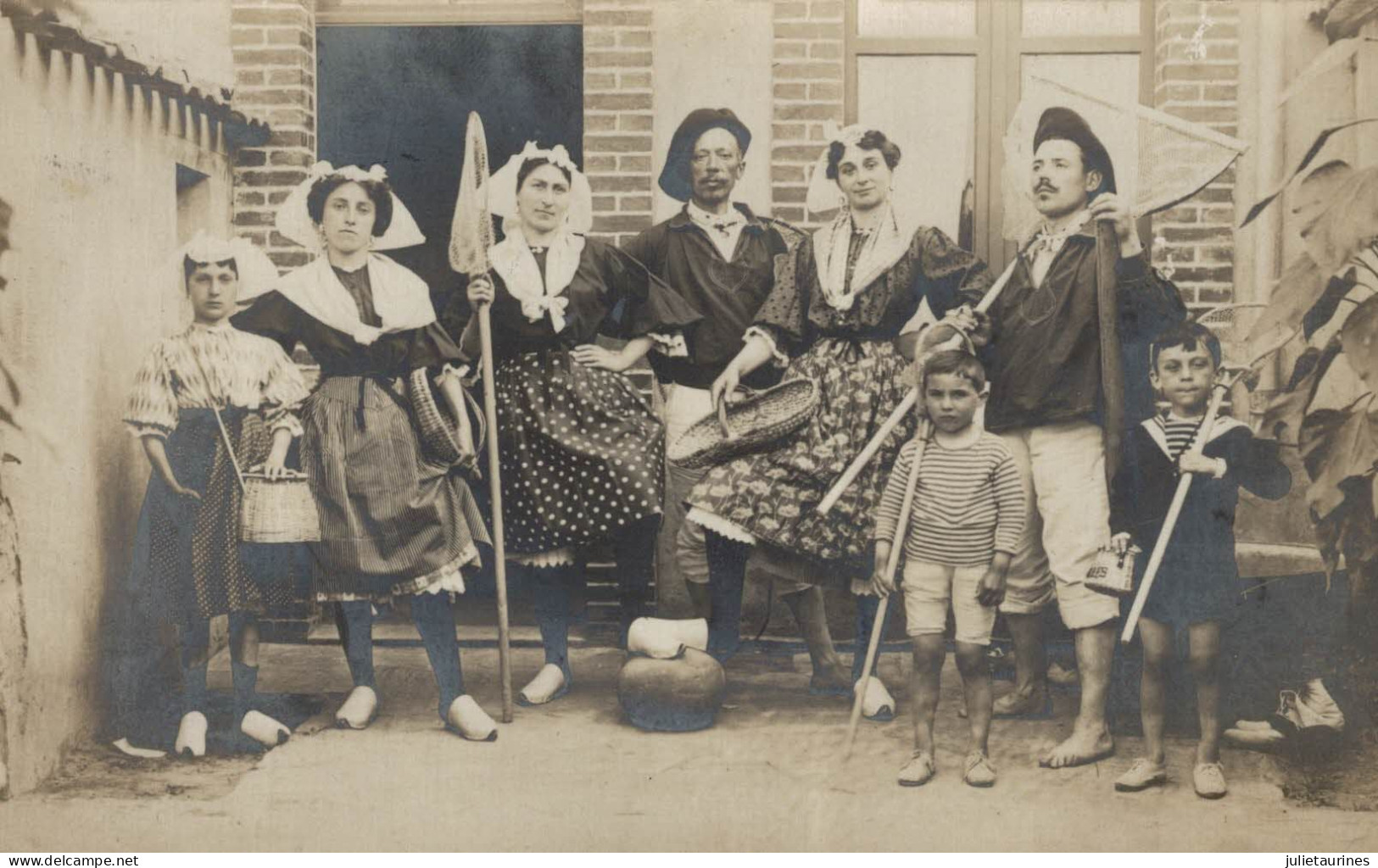 CARTE PHOTO GROUPE DE PECHEURS A PIED CPA BON ETAT - Pêche