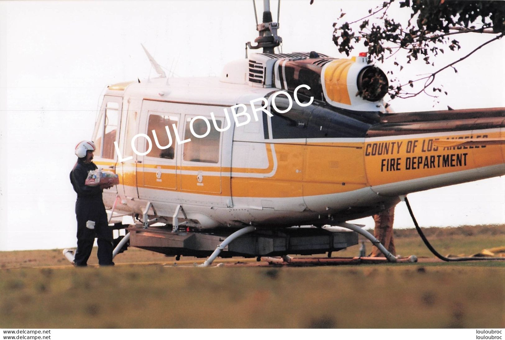 LOS ANGELES 10/1996 INCENDIE INTERVENTION DES POMPIERS PHOTO DE PRESSE AGENCE ANGELI FORMAT 27 X 18 CM R10 - Lugares