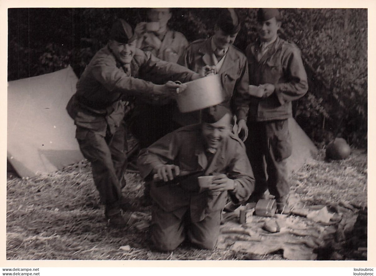 PERIODE GUERRE D'ALGERIE SOUK EL ARBA  REGIMENT DE JACQUES CHIRAC ET PIERRE LAMBERT LIMAT  PHOTO ORIGINALE 10X7CM R7 - Guerra, Militares