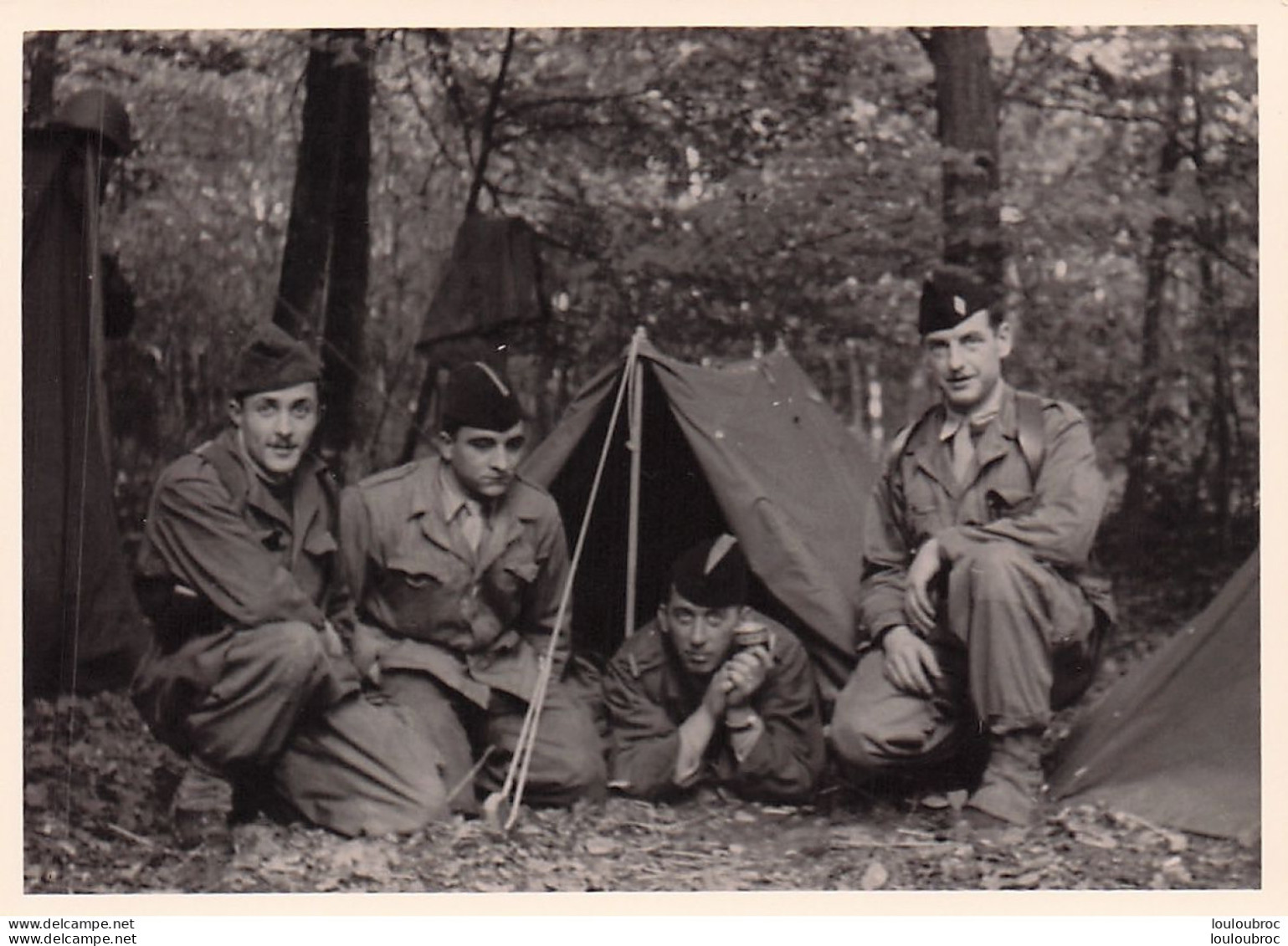 PERIODE GUERRE D'ALGERIE SOUK EL ARBA  REGIMENT DE JACQUES CHIRAC ET PIERRE LAMBERT LIMAT  PHOTO ORIGINALE 10X7CM R11 - Guerra, Militares