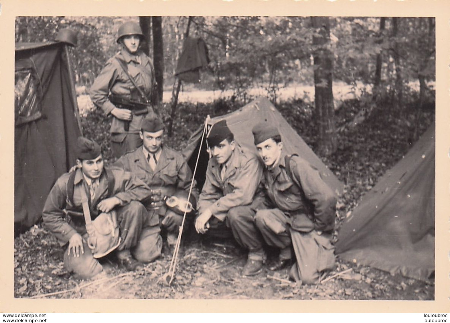 PERIODE GUERRE D'ALGERIE SOUK EL ARBA  REGIMENT DE JACQUES CHIRAC ET PIERRE LAMBERT LIMAT  PHOTO ORIGINALE 10X7CM R9 - Guerra, Militares