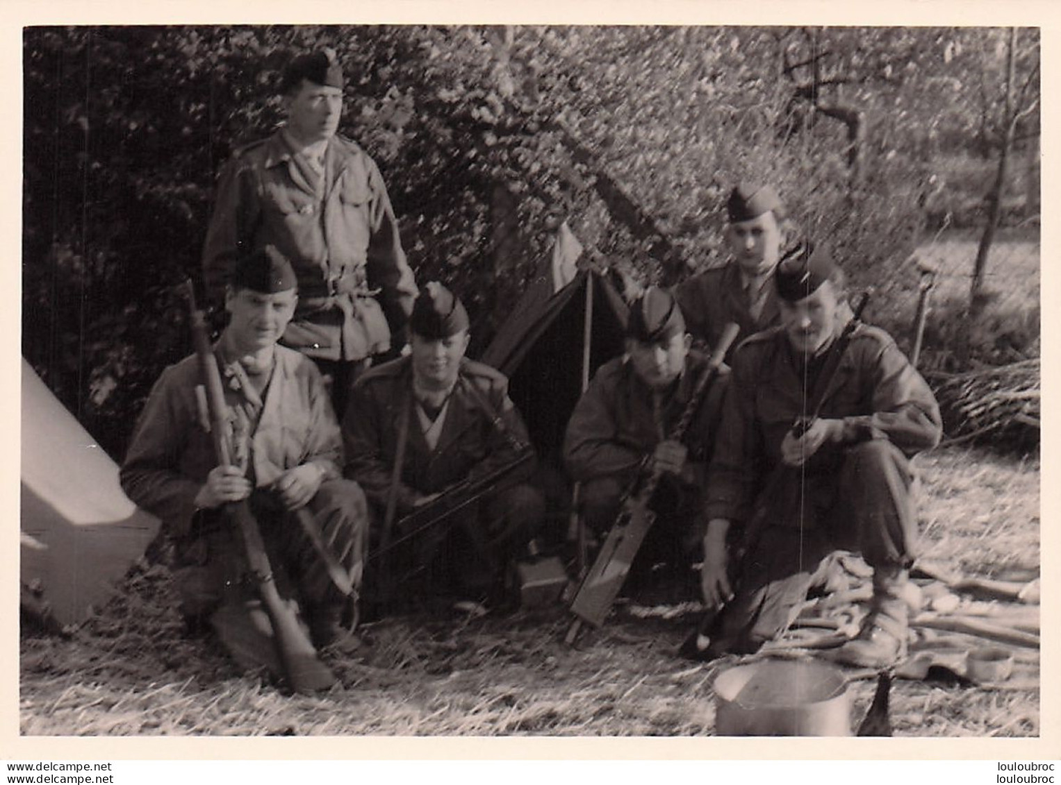 PERIODE GUERRE D'ALGERIE SOUK EL ARBA  REGIMENT DE JACQUES CHIRAC ET PIERRE LAMBERT LIMAT  PHOTO ORIGINALE 10X7CM R6 - Guerra, Militares