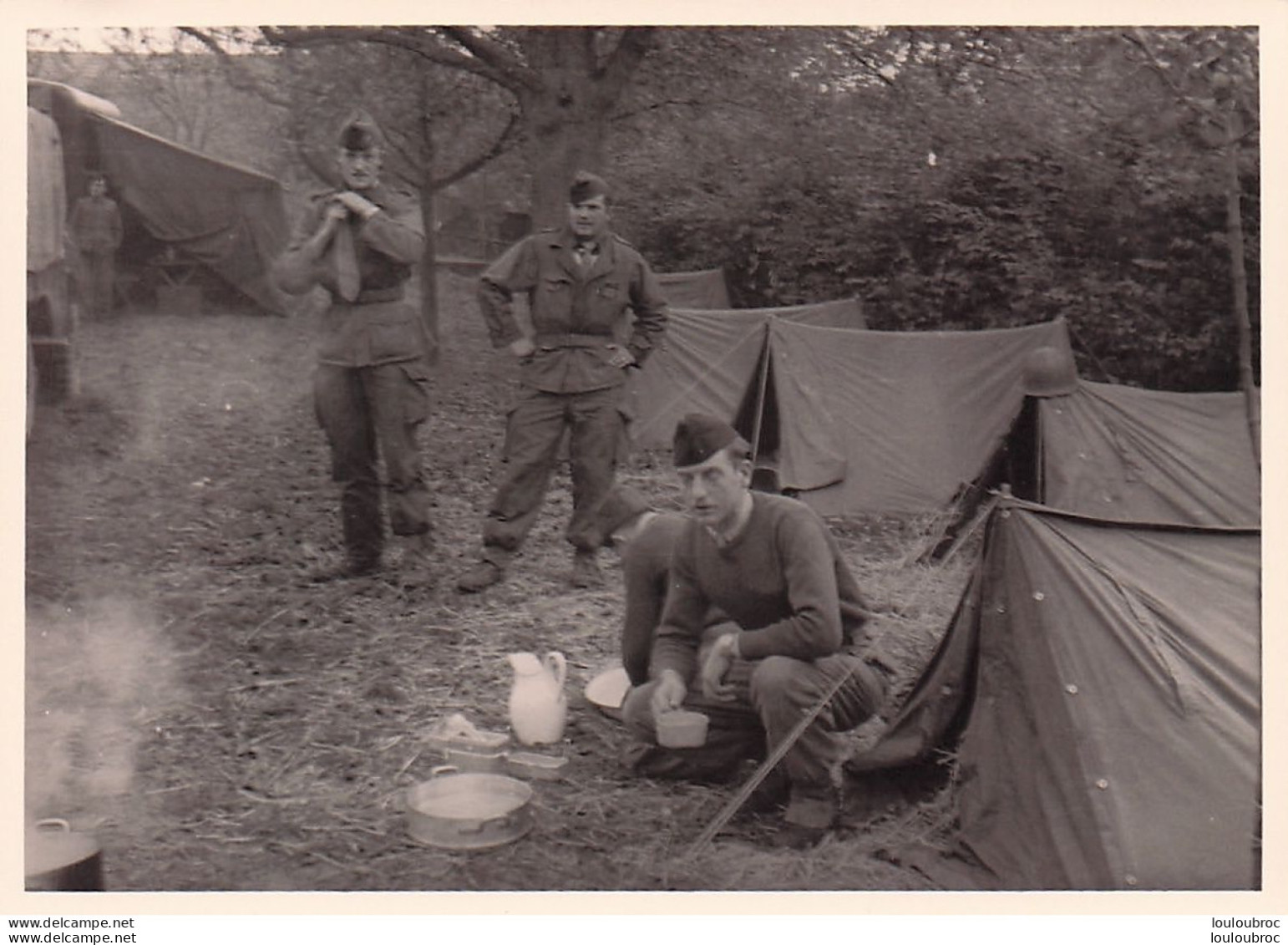 PERIODE GUERRE D'ALGERIE SOUK EL ARBA  REGIMENT DE JACQUES CHIRAC ET PIERRE LAMBERT LIMAT  PHOTO ORIGINALE 10X7CM R10 - Guerra, Militares