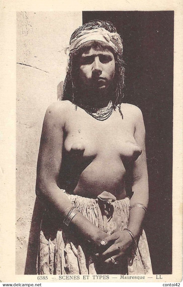 AFRIQUE TYPE DE MAURESQUE JEUNE FILLE SEINS NUS CULTURE - Afrika