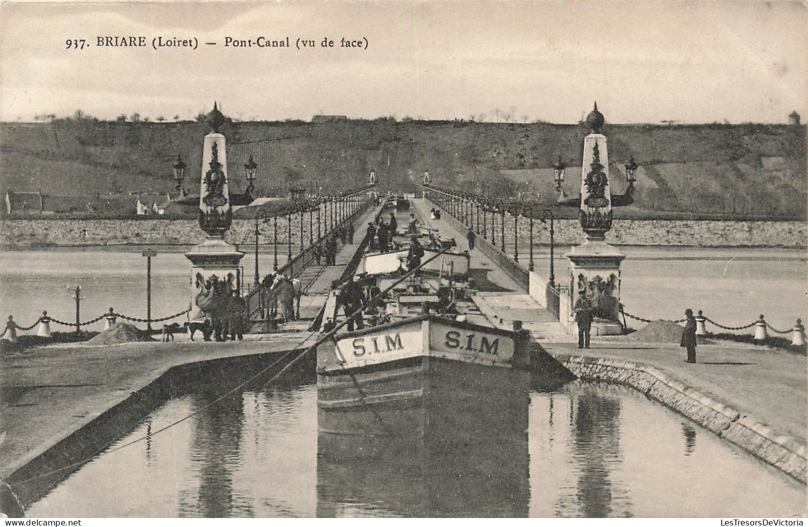 FRANCE - Briare (Loiret) - Vue Sur Le Pont Canal (Vu De Face)  - Bateau - Animé - Carte Postale Ancienne - Briare