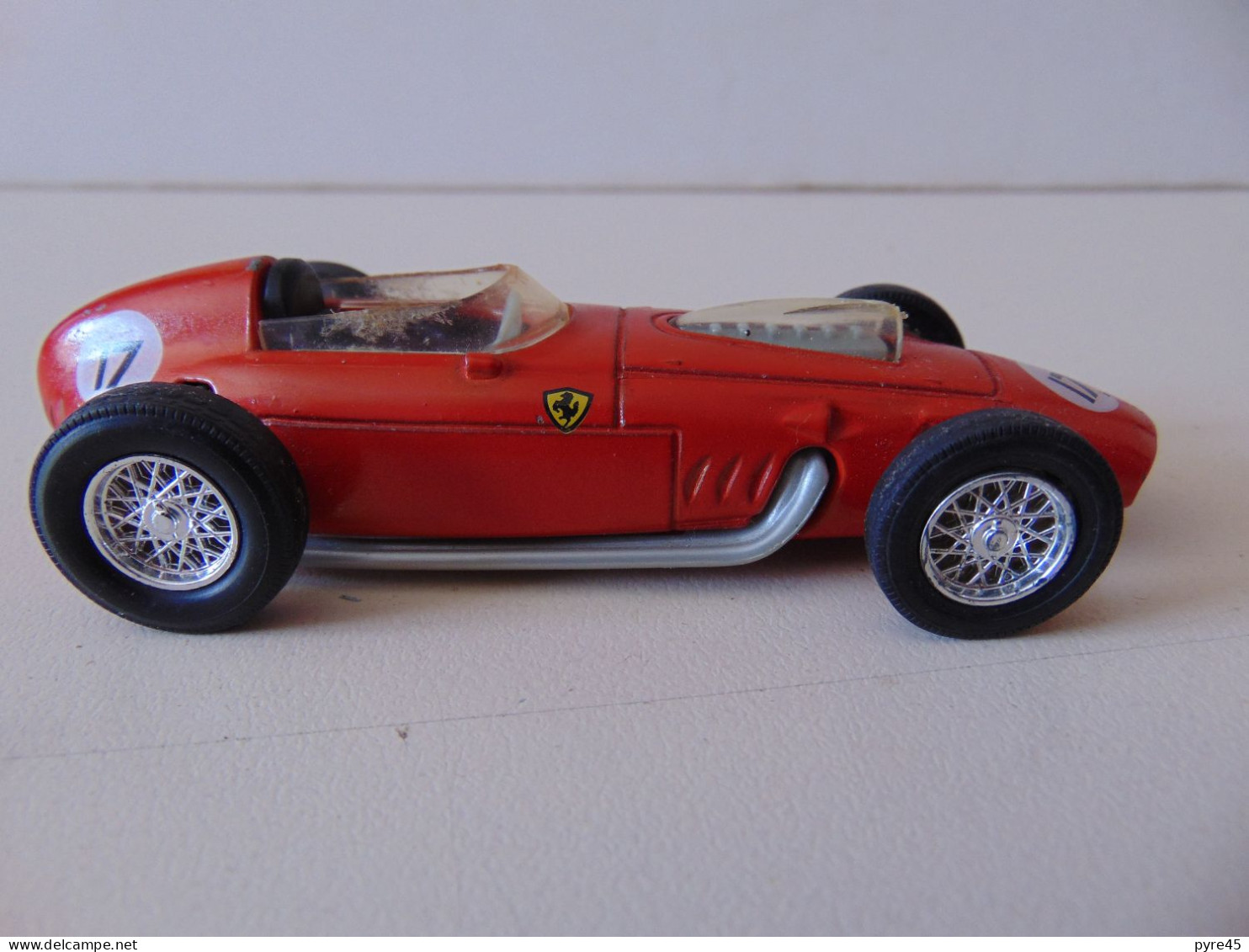 Voiture  " Ferrari Dino 246/V 12 " Matchbox - Jouets Anciens