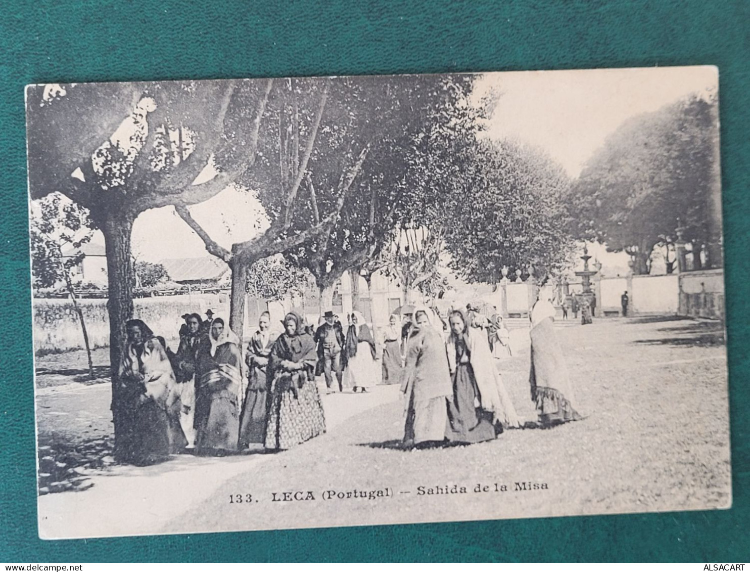 Leca , Sahida De La Misa , Sortie De Messe , Dos 1900 - Autres & Non Classés