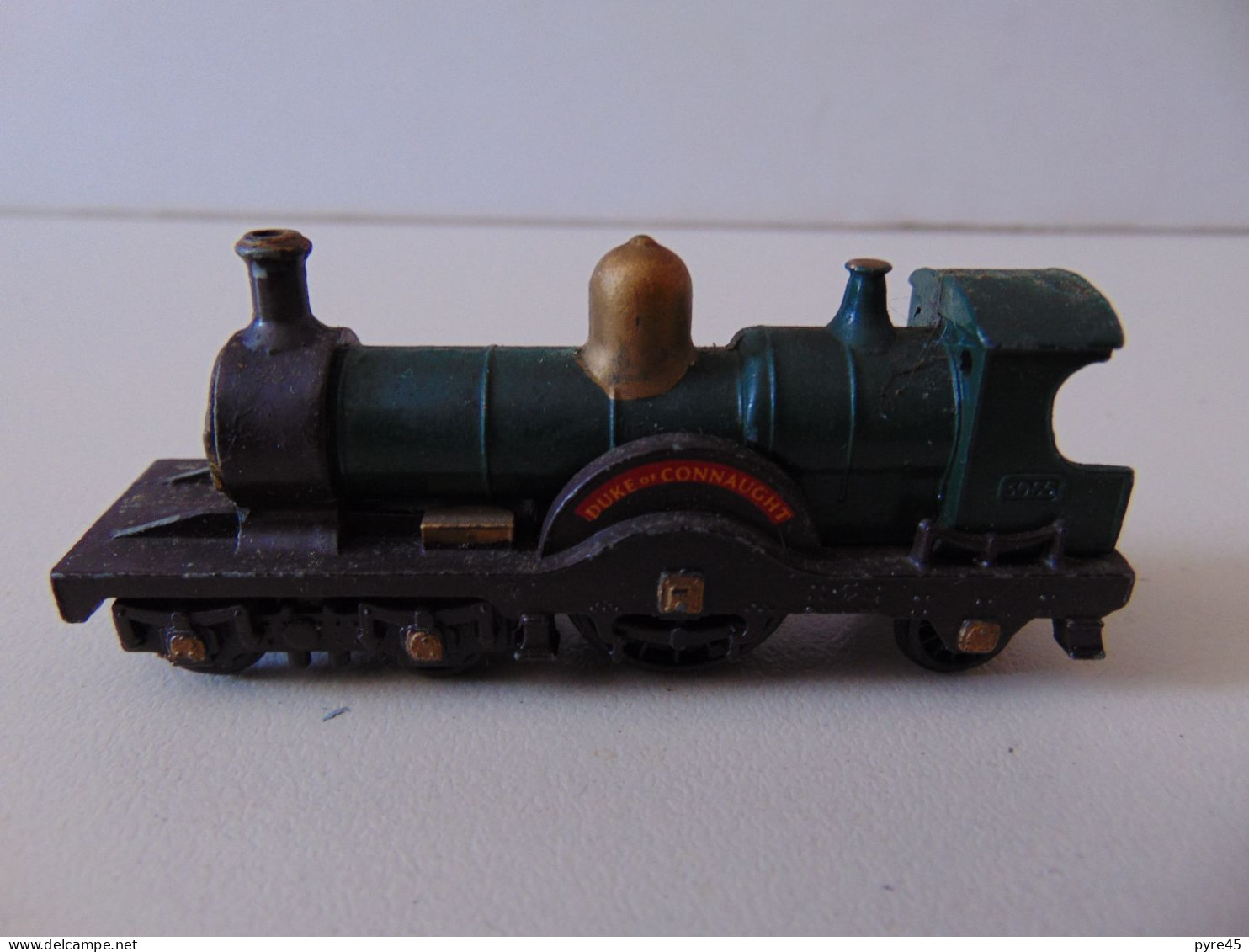 Locomotive " Duke Connaught 4 2 3 " Lesney - Toy Memorabilia