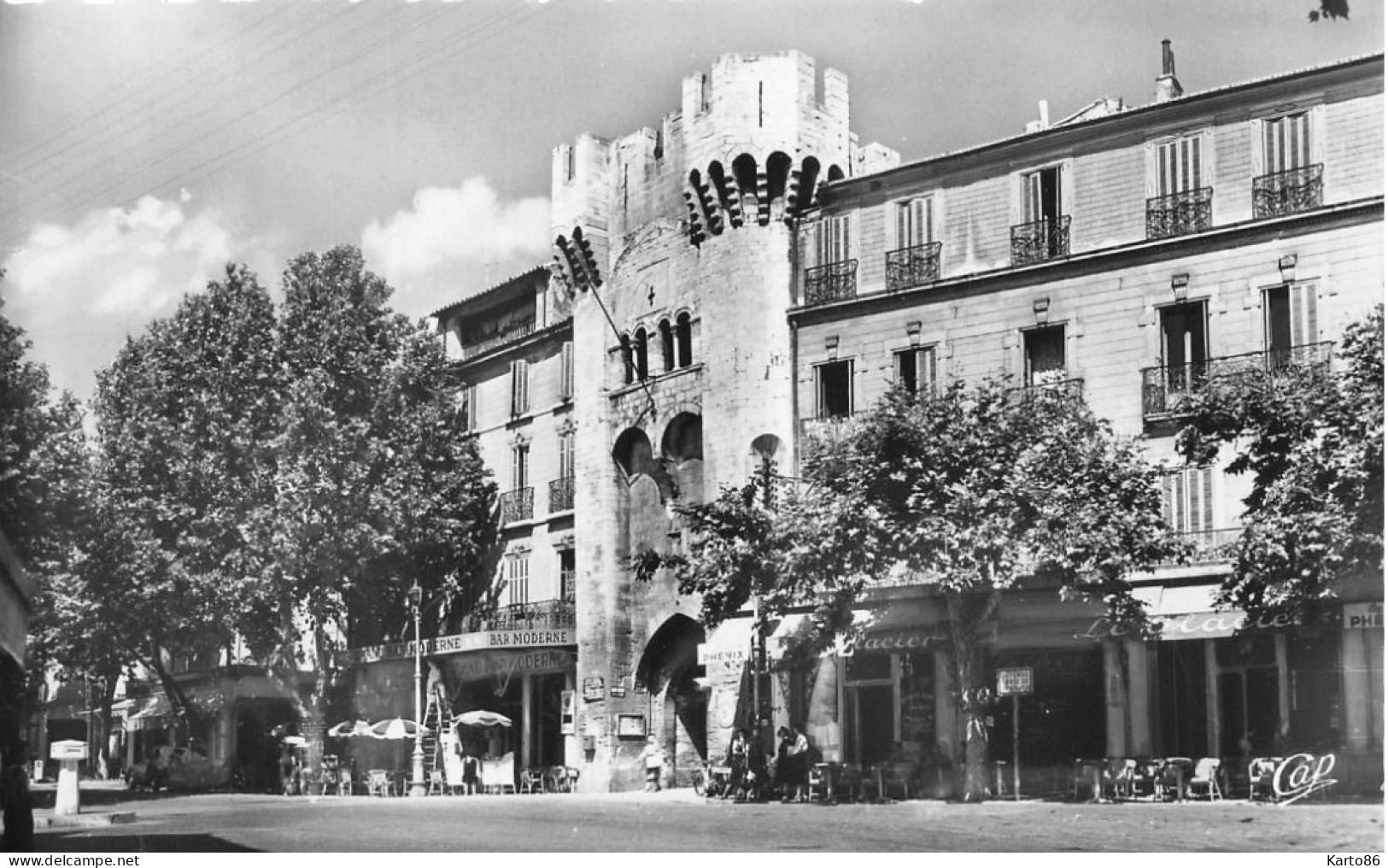 Manosque * Place , Et Porte Saunerie * Bar Moderne - Manosque