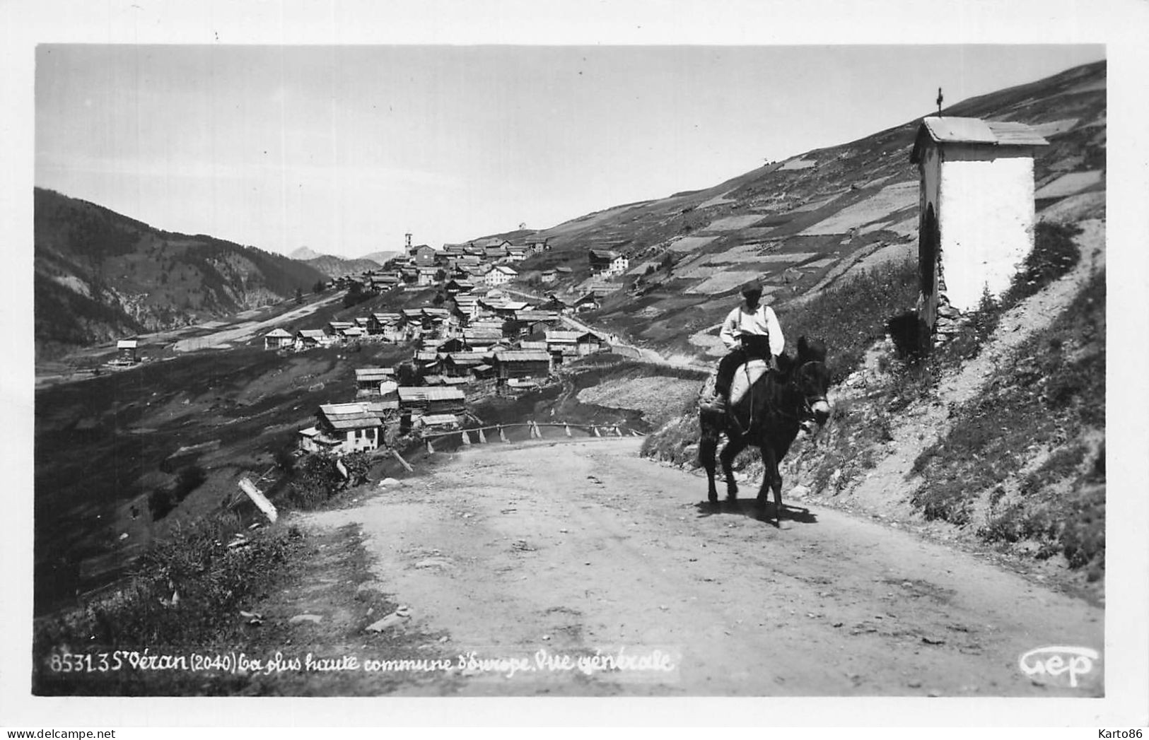 St Véran * Route Et Vue Générale Du Village * âne Mulet - Autres & Non Classés