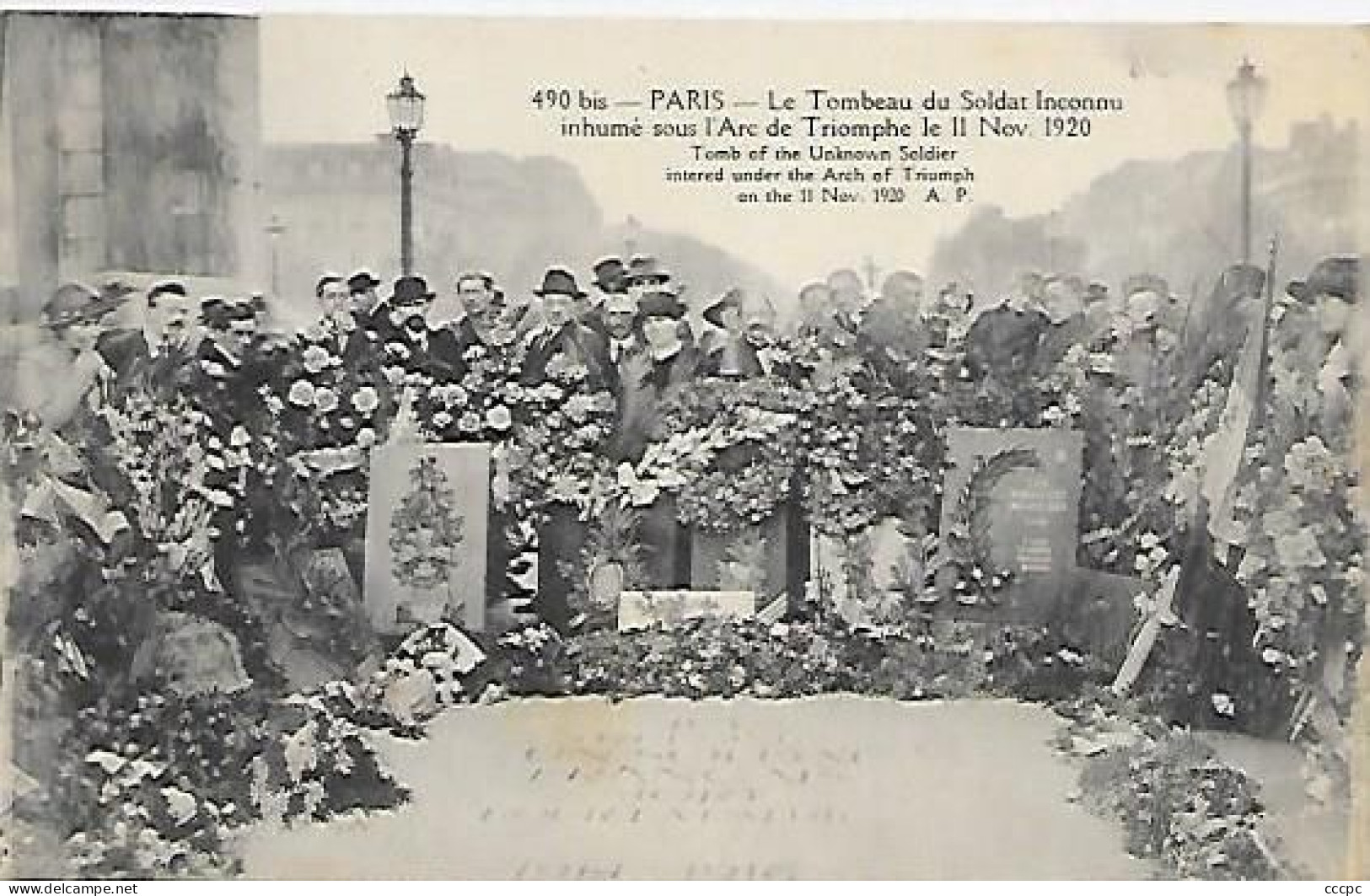 CPA Paris Le Tombeau Du Soldat Inconnu Inhumé Sous L'Arc De Triomphe Le 11 Nov 1920 - Paris (07)