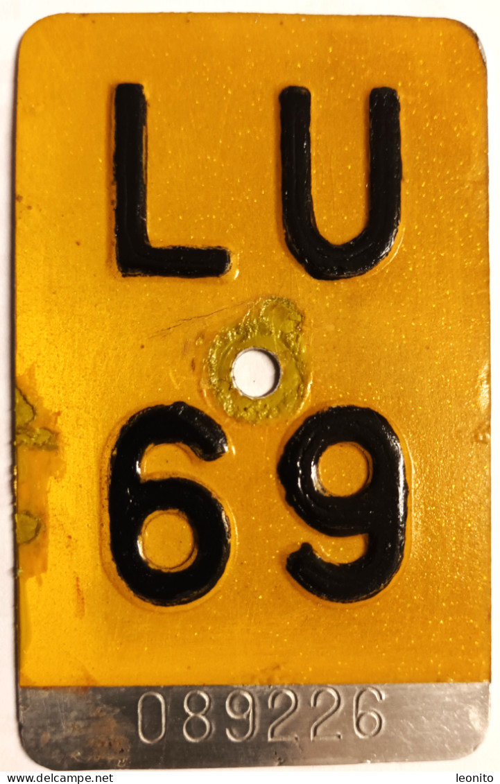 Velonummer Mofanummer Luzern LU 69. Erste Gelbe Kleine Töfflinummer LU. - Kennzeichen & Nummernschilder