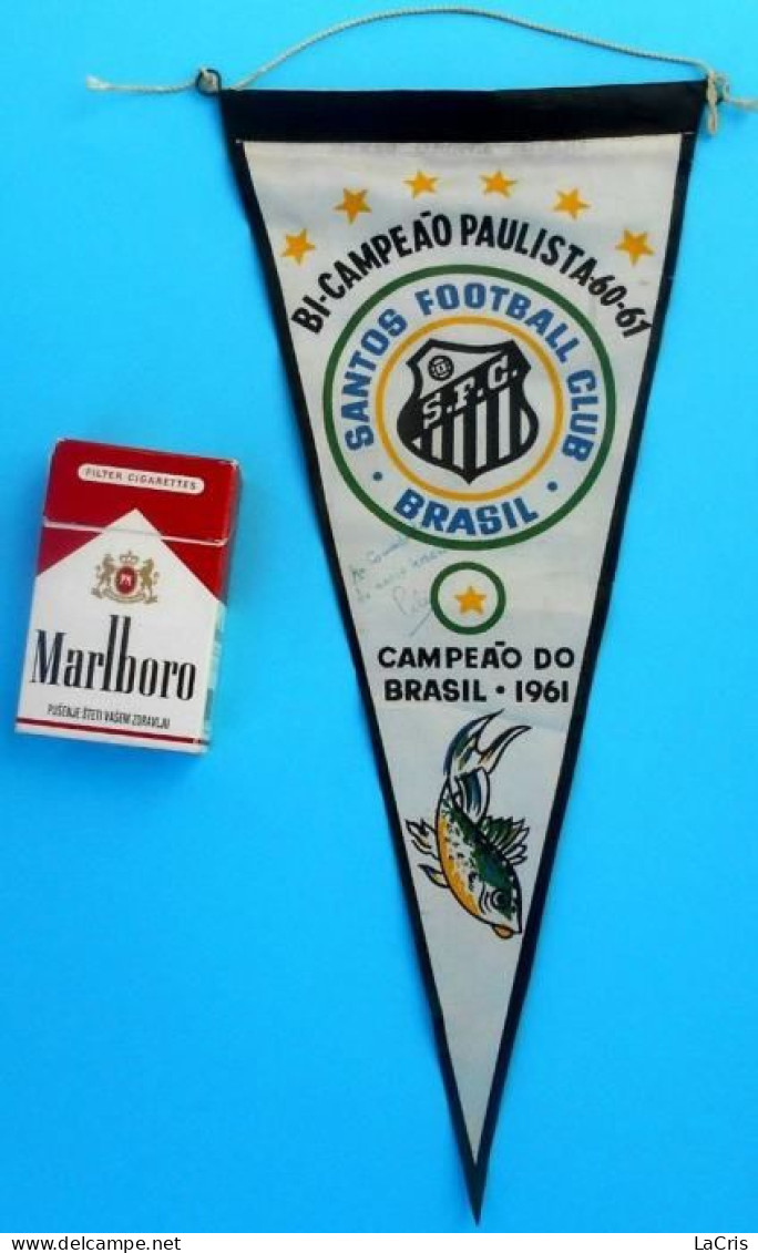 FC Santos Flag, Signed PELE, Champion Of Brazil 1961 - Habillement, Souvenirs & Autres