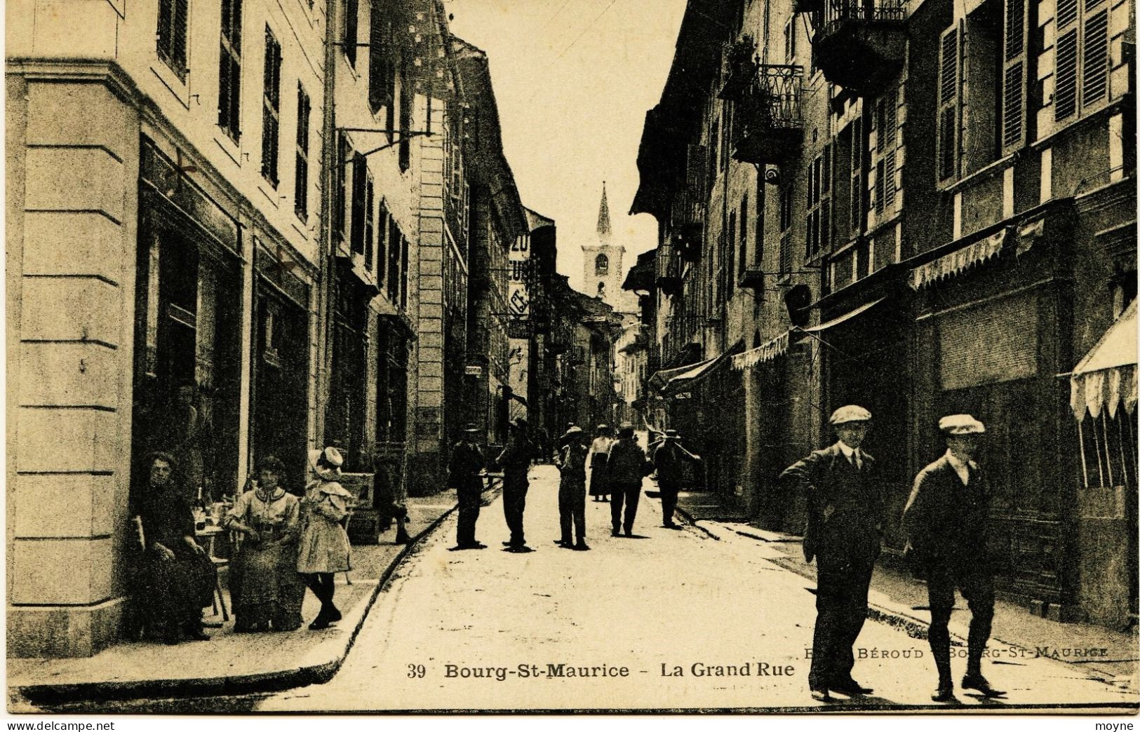 3655 - Savoie  - BOURG SAINT MAURICE :  Le Bas De La Grande Rue -  Café à Gauche   - - Circulée En 1929 - - Bourg Saint Maurice